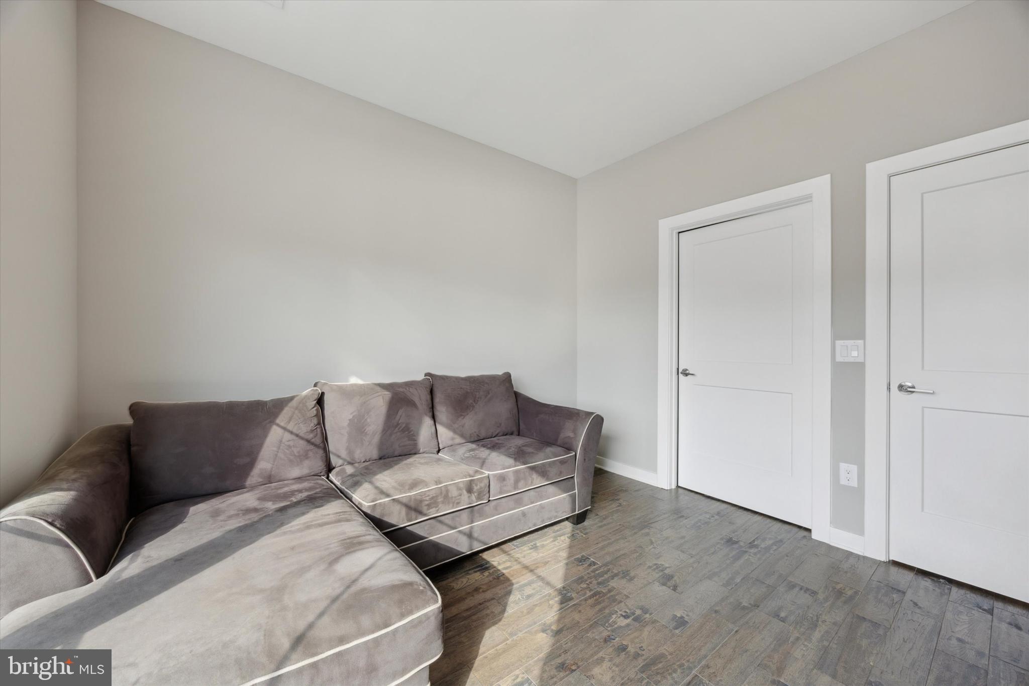 THE LOCKS - Residential
