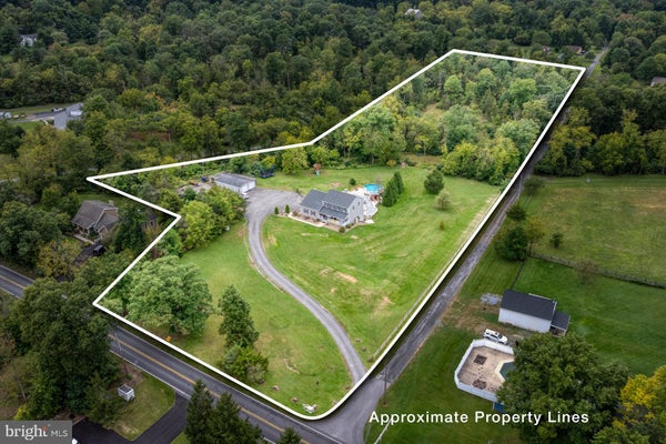 135 STONEY RUN RD, DILLSBURG, PA 17019 - Image 3ce9663c690ccad0fc2920f95effd4e8/3774759181