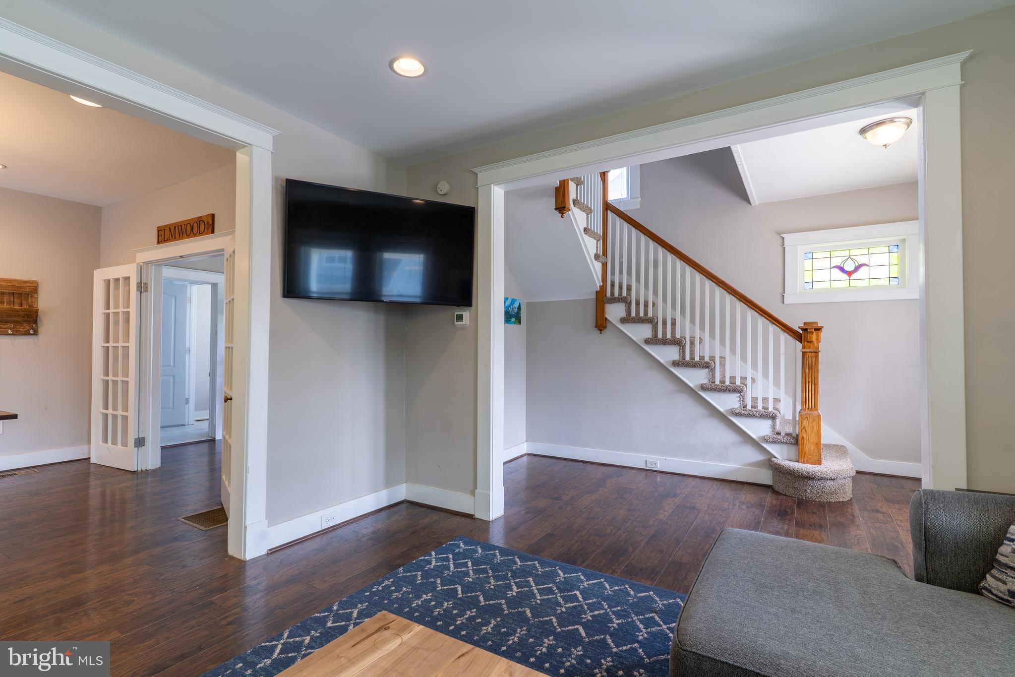 ELMWOOD - Residential