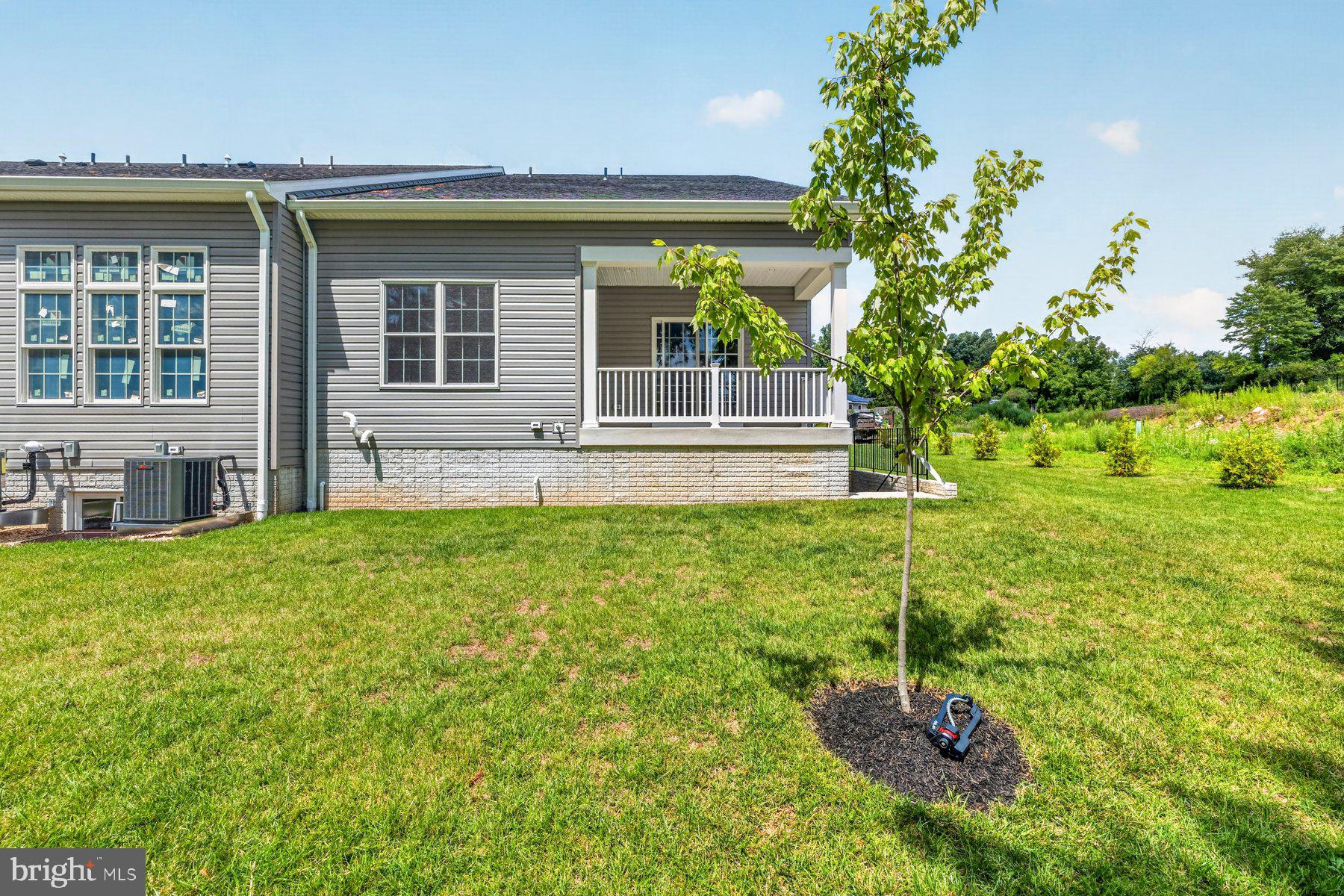 1715 BOTANICAL COURT 8