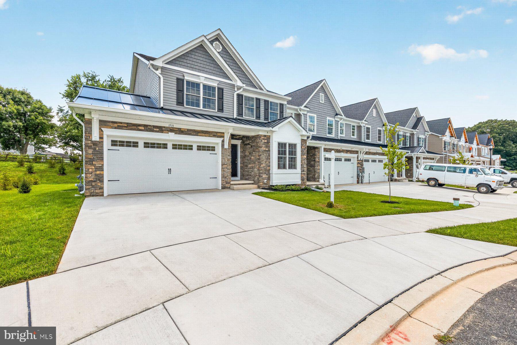 1715 BOTANICAL COURT 8