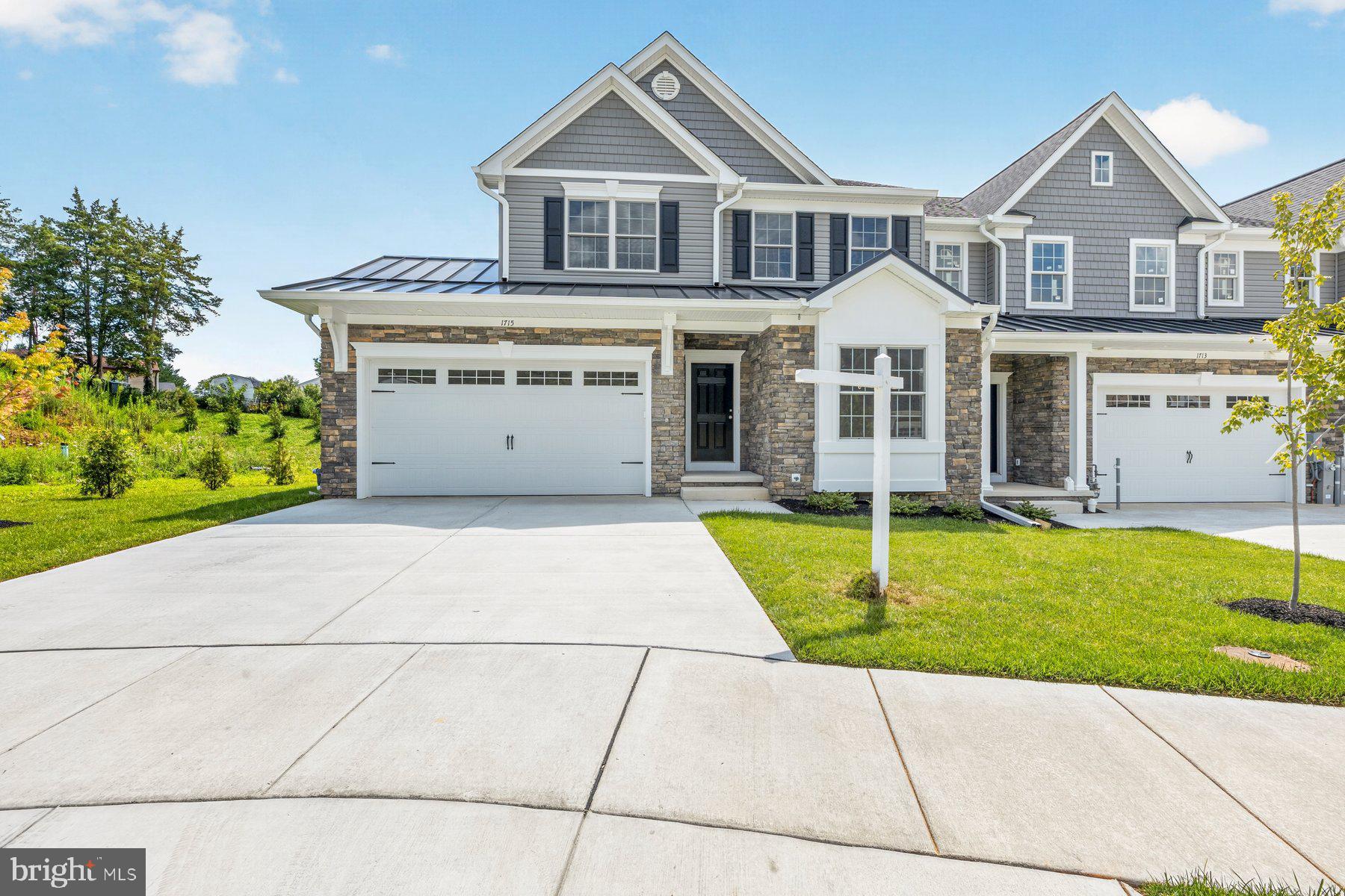 1715 BOTANICAL COURT 8