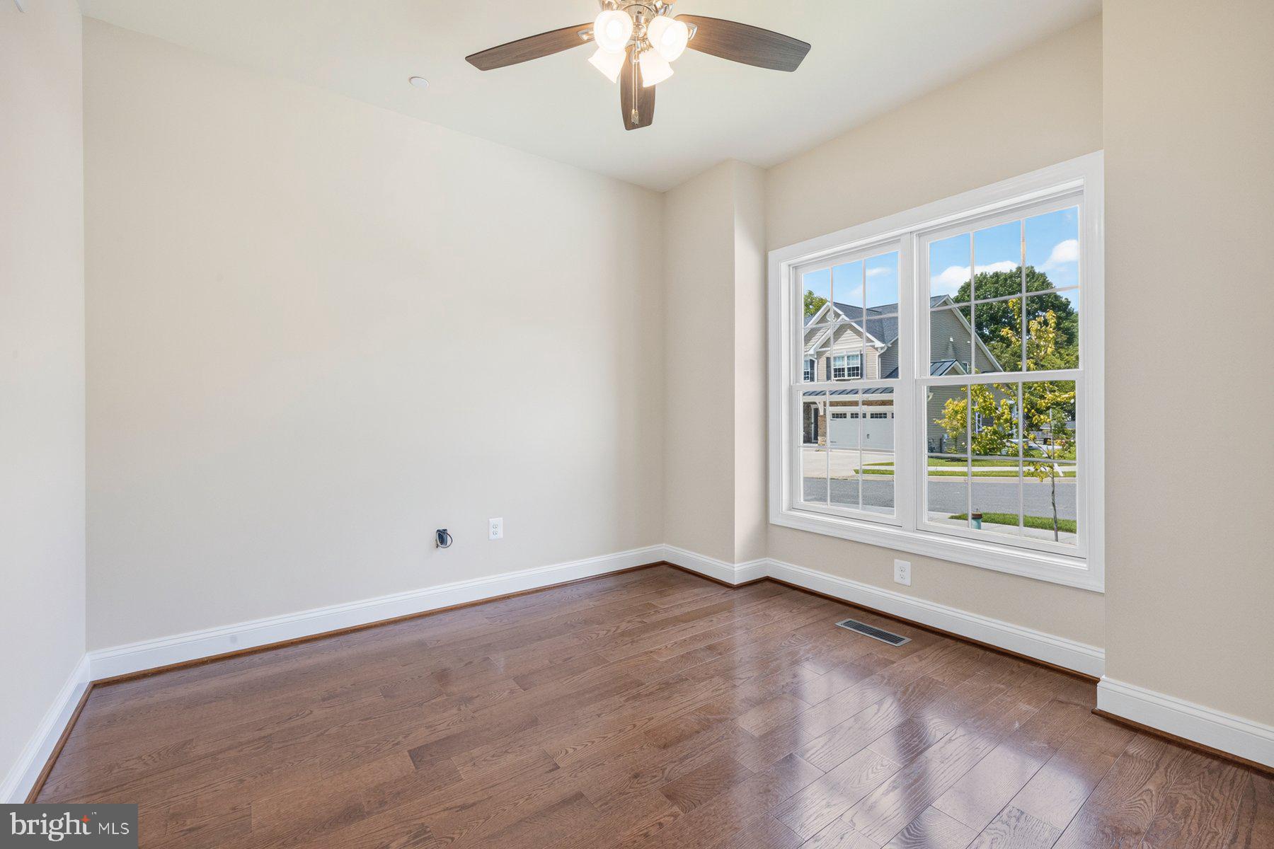 1715 BOTANICAL COURT 8
