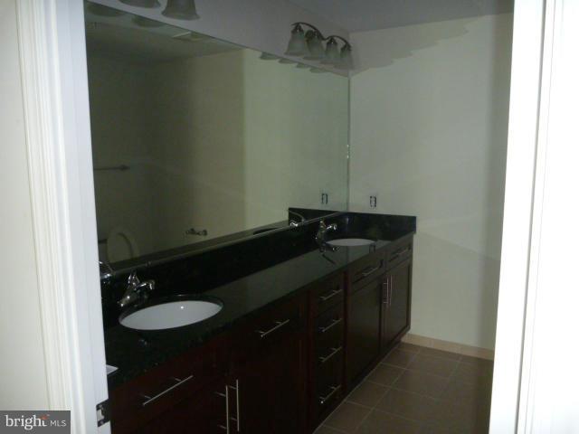 ONE NATIONAL HARBOR CONDOMINIUM - Residential Lease