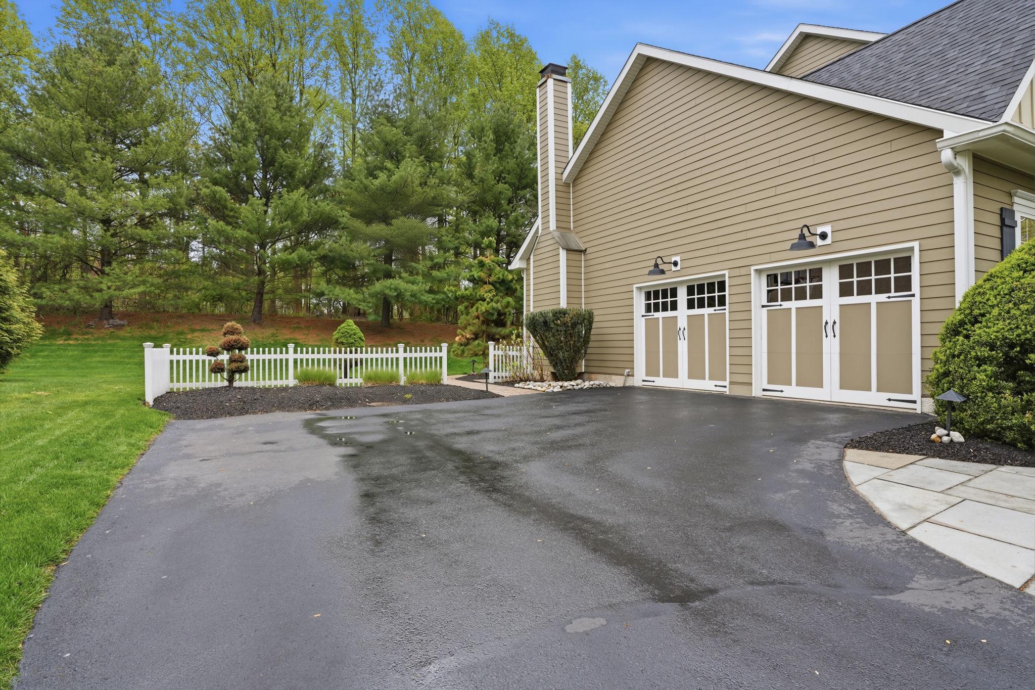 THE RIDINGS OF BUCK - Residential