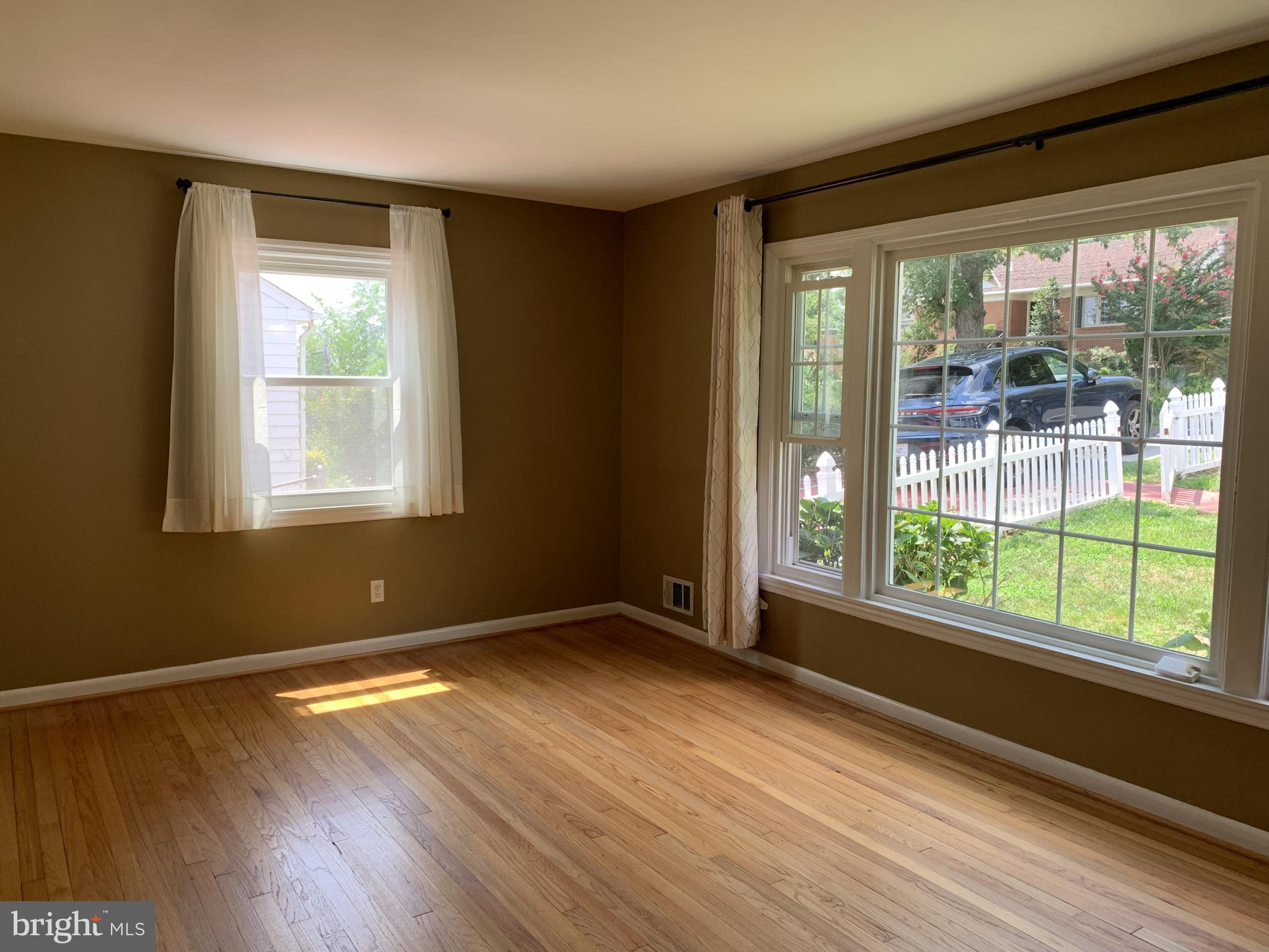 OAKCREST - Residential Lease