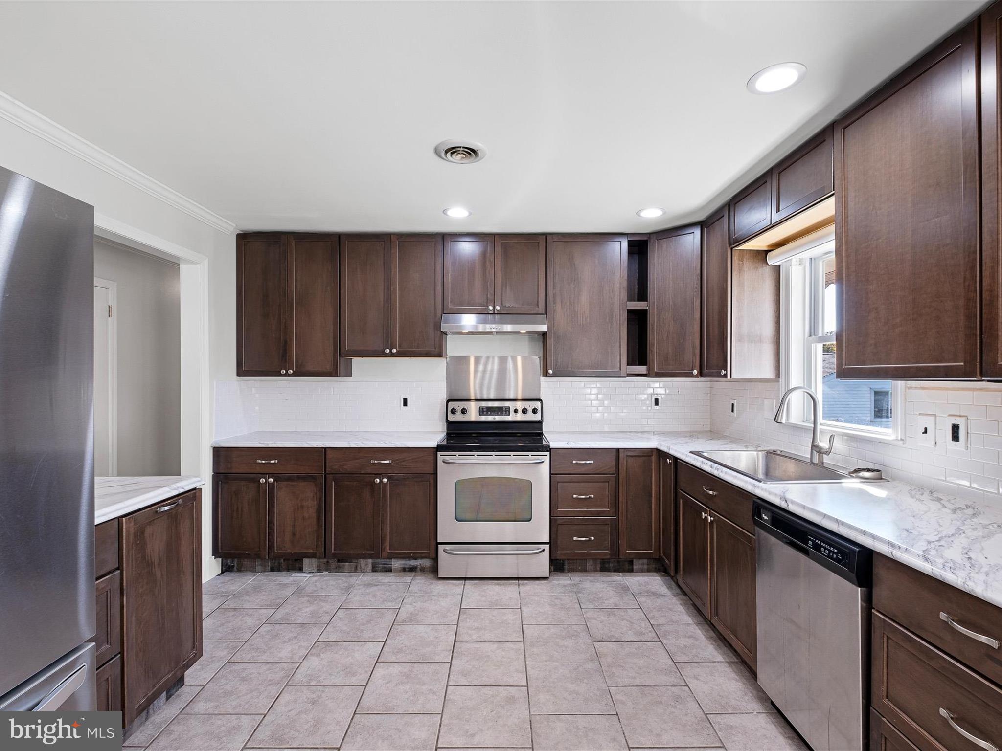 1802 HETTERING ROAD