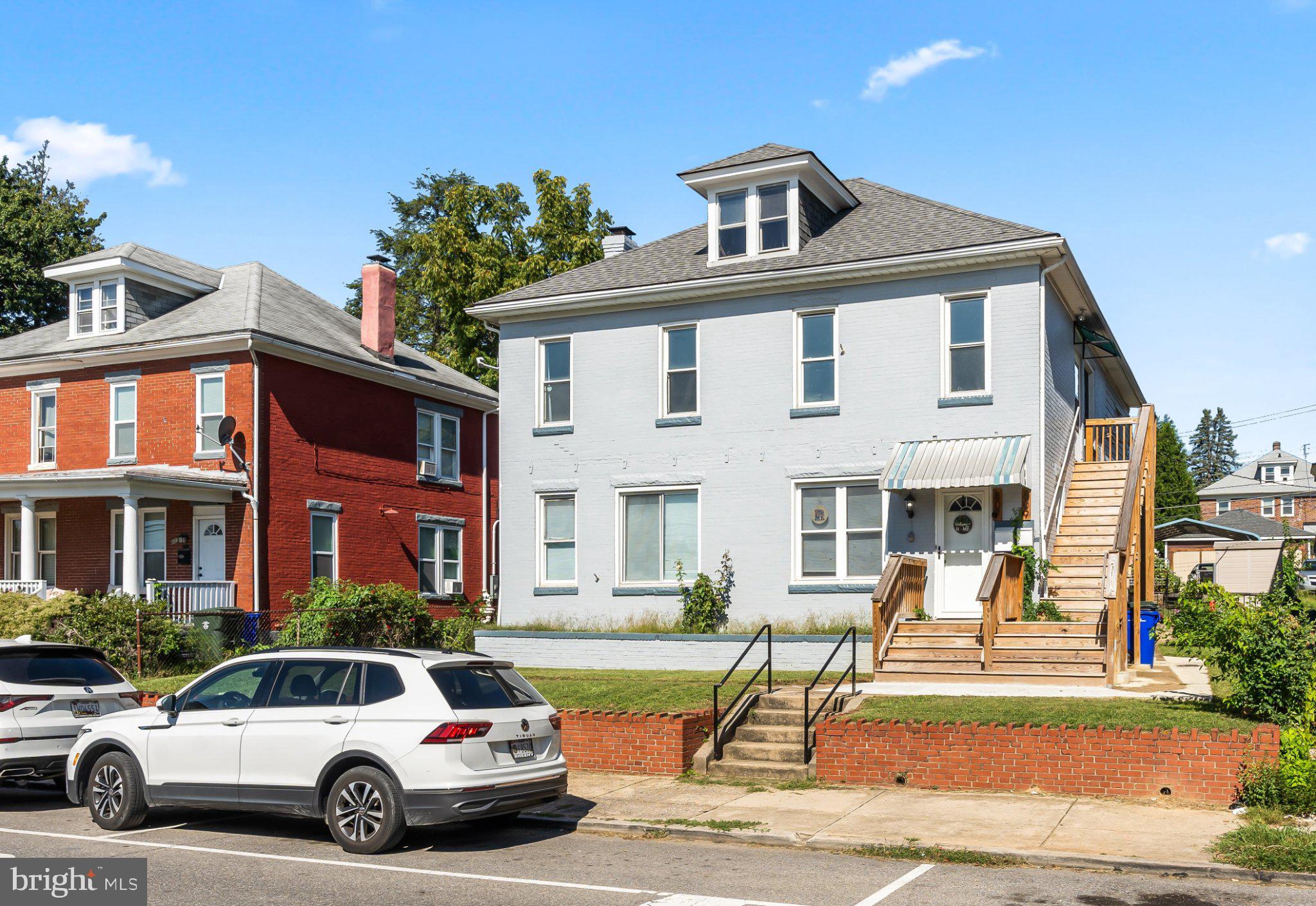 807-809 MULBERRY AVENUE