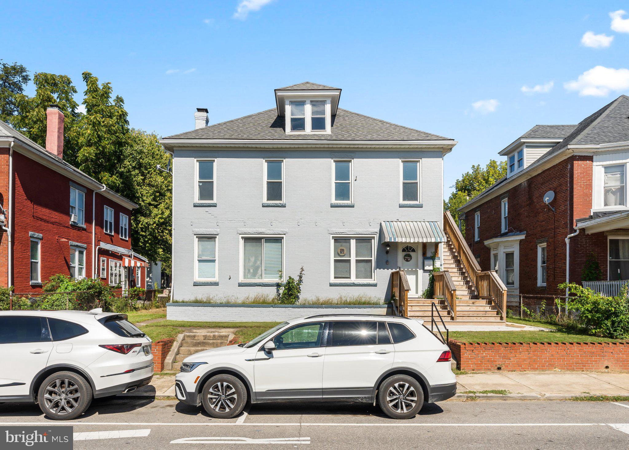 807-809 MULBERRY AVENUE