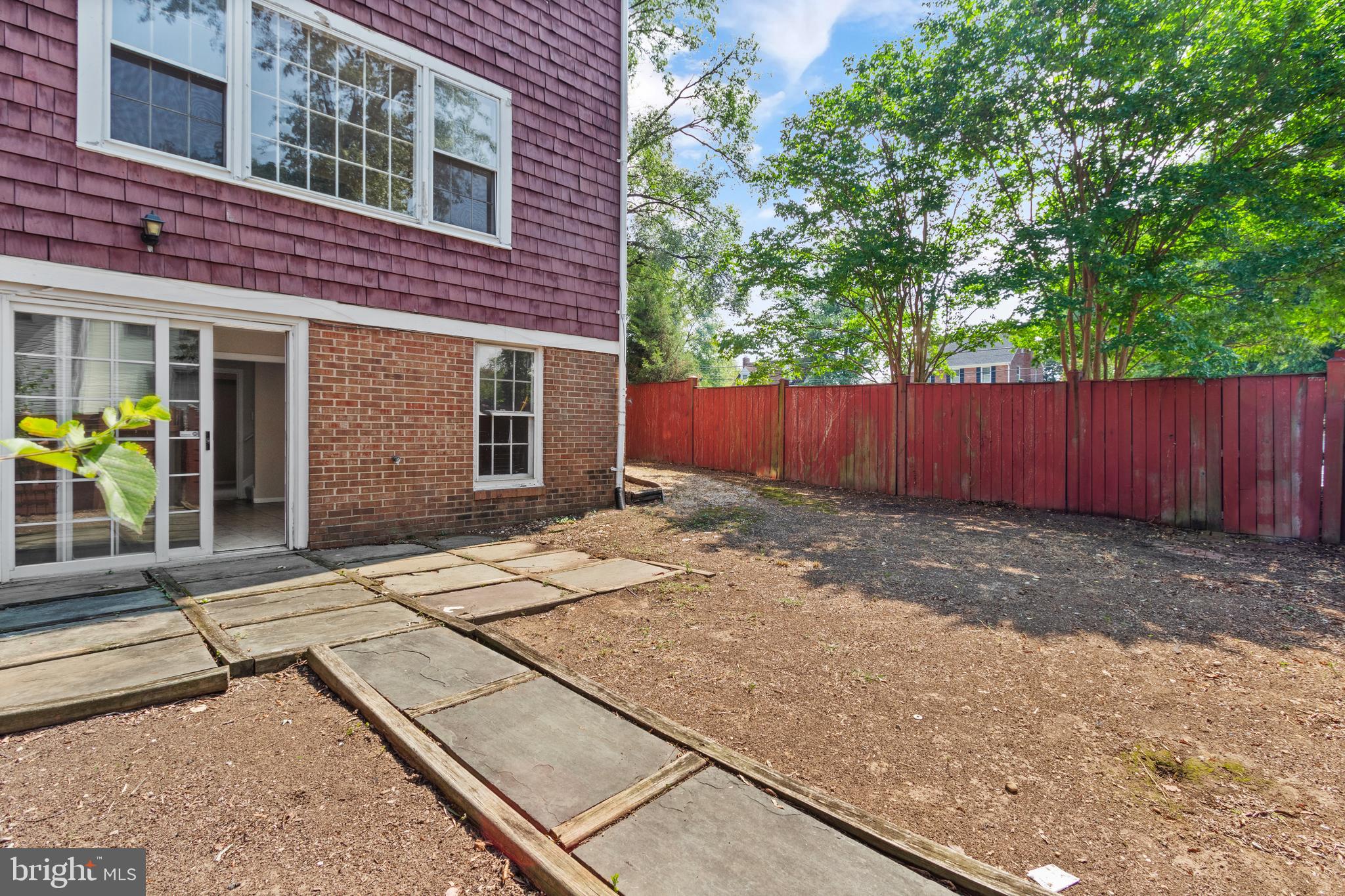 GREENWICH - Residential Lease