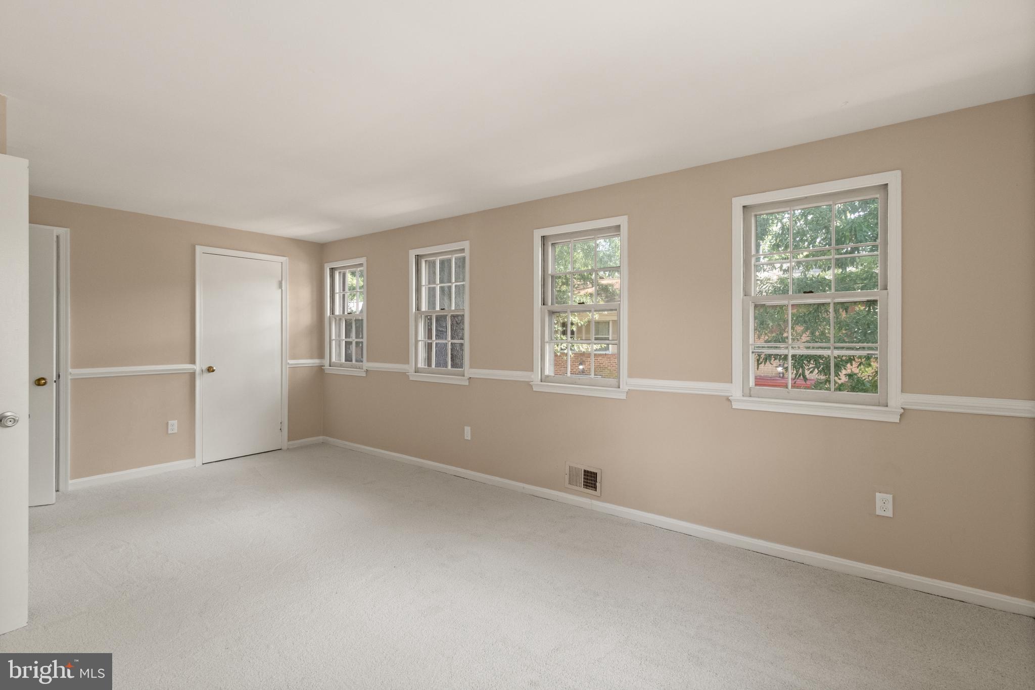 GREENWICH - Residential Lease