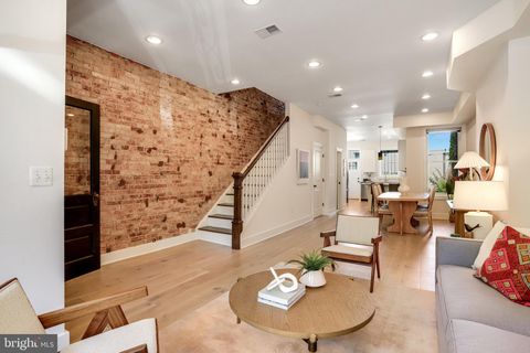 1304 E STREET NE WASHINGTON DC 20002