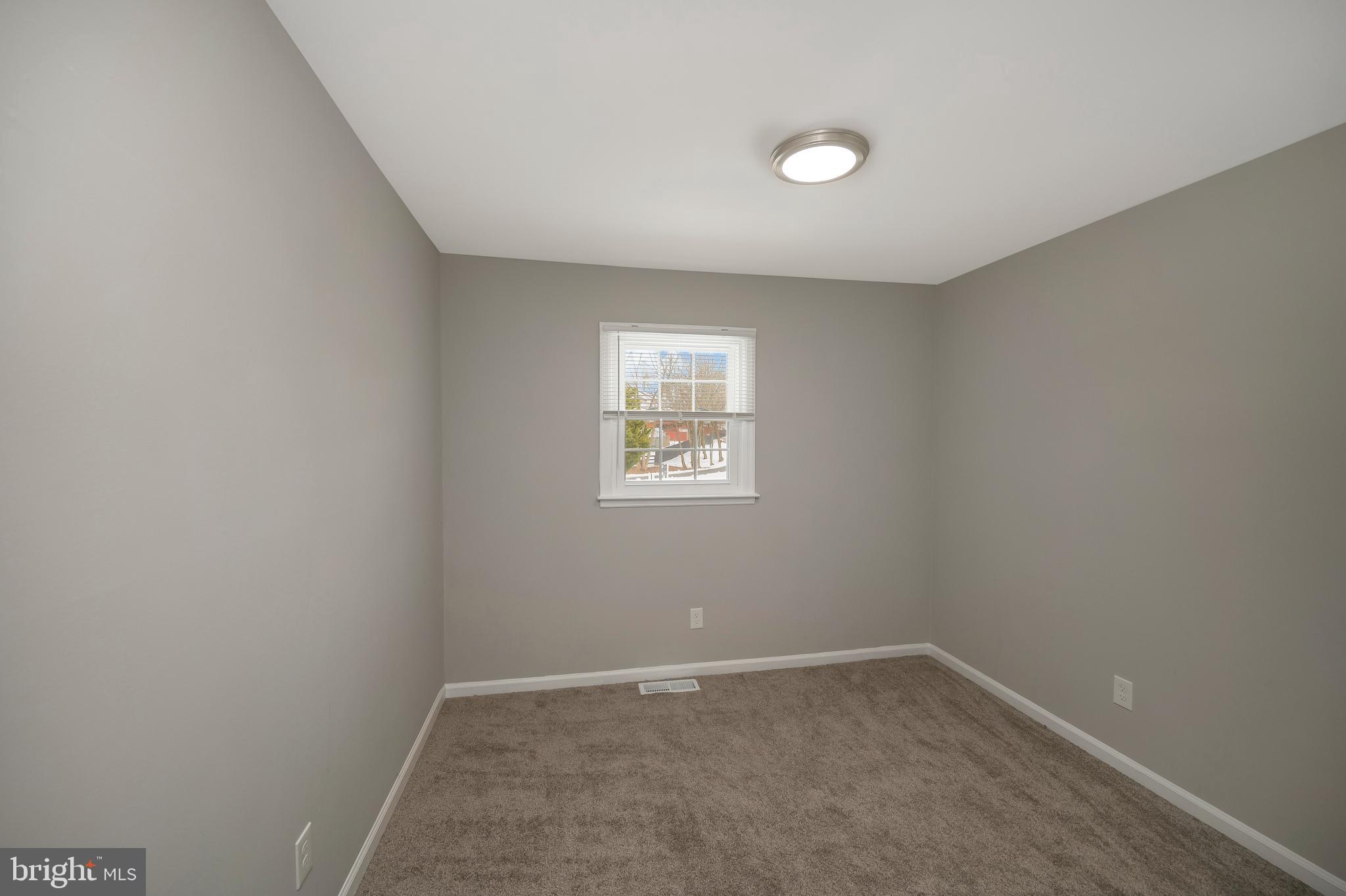 TOWN & COUNTRY TOWNHOUSES - Residential