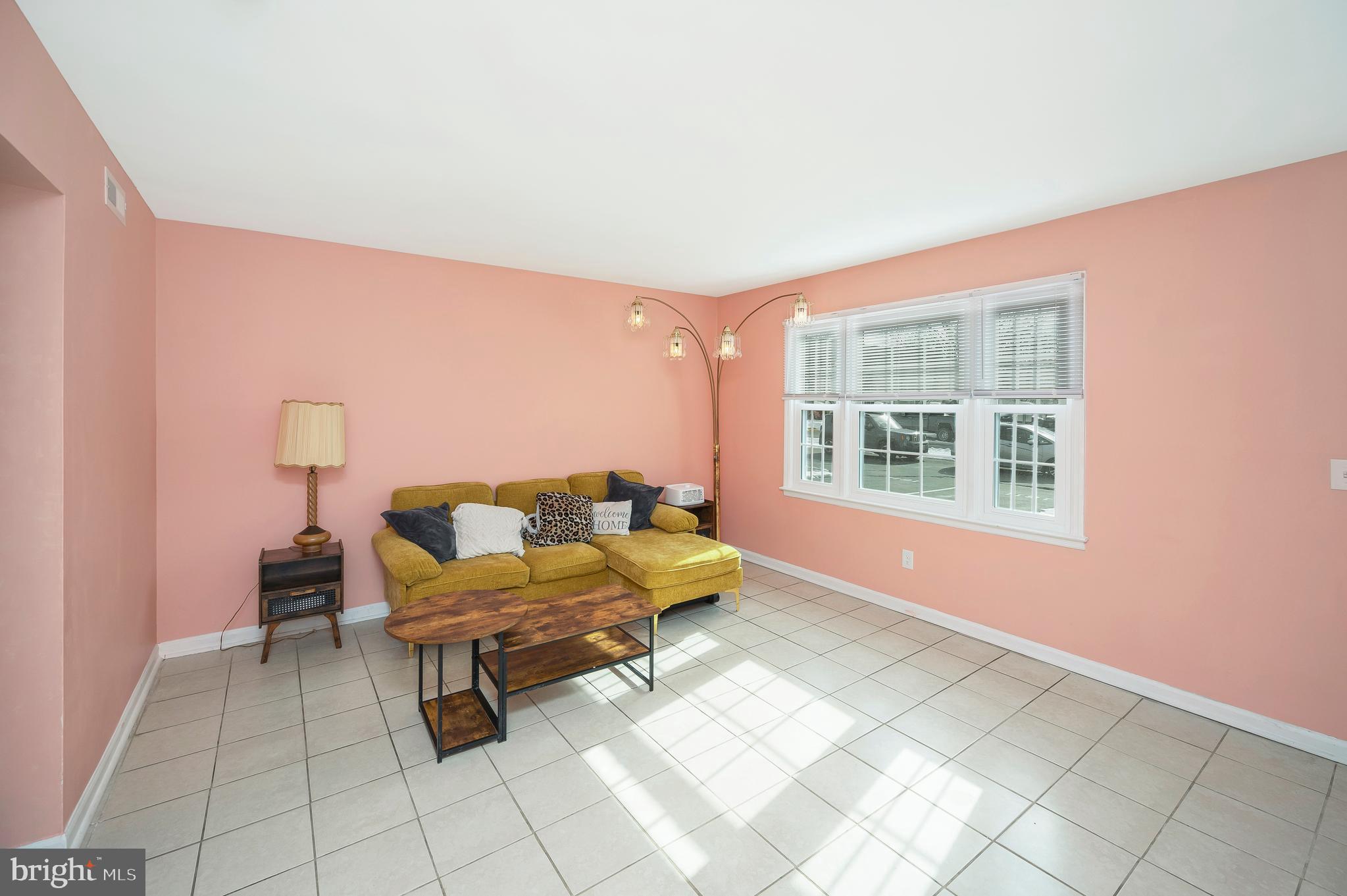 TOWN & COUNTRY TOWNHOUSES - Residential