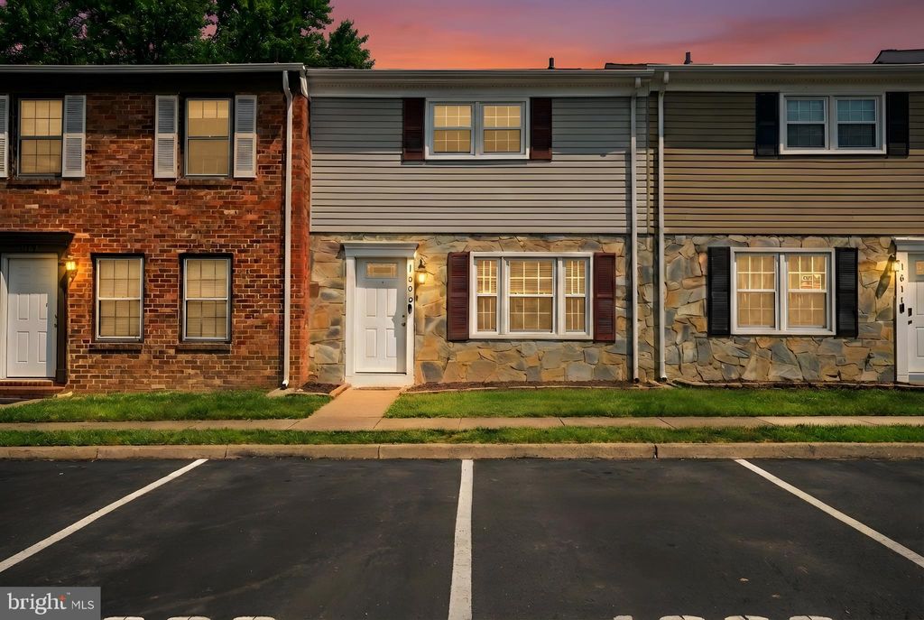 Photo of 1609 Meadow Drive, FREDERICKSBURG, VA 22405 (MLS # VAST2045790)