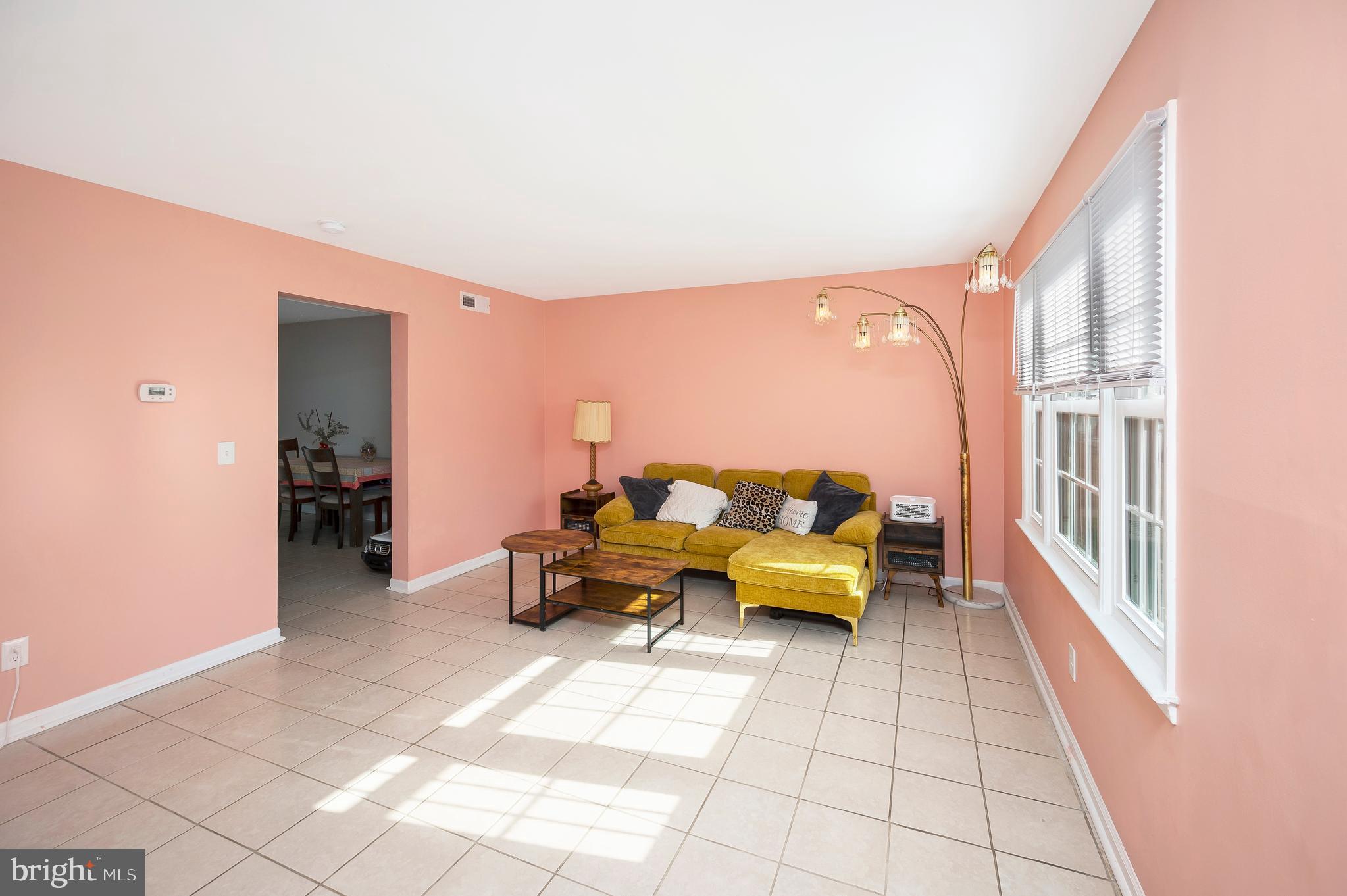 TOWN & COUNTRY TOWNHOUSES - Residential