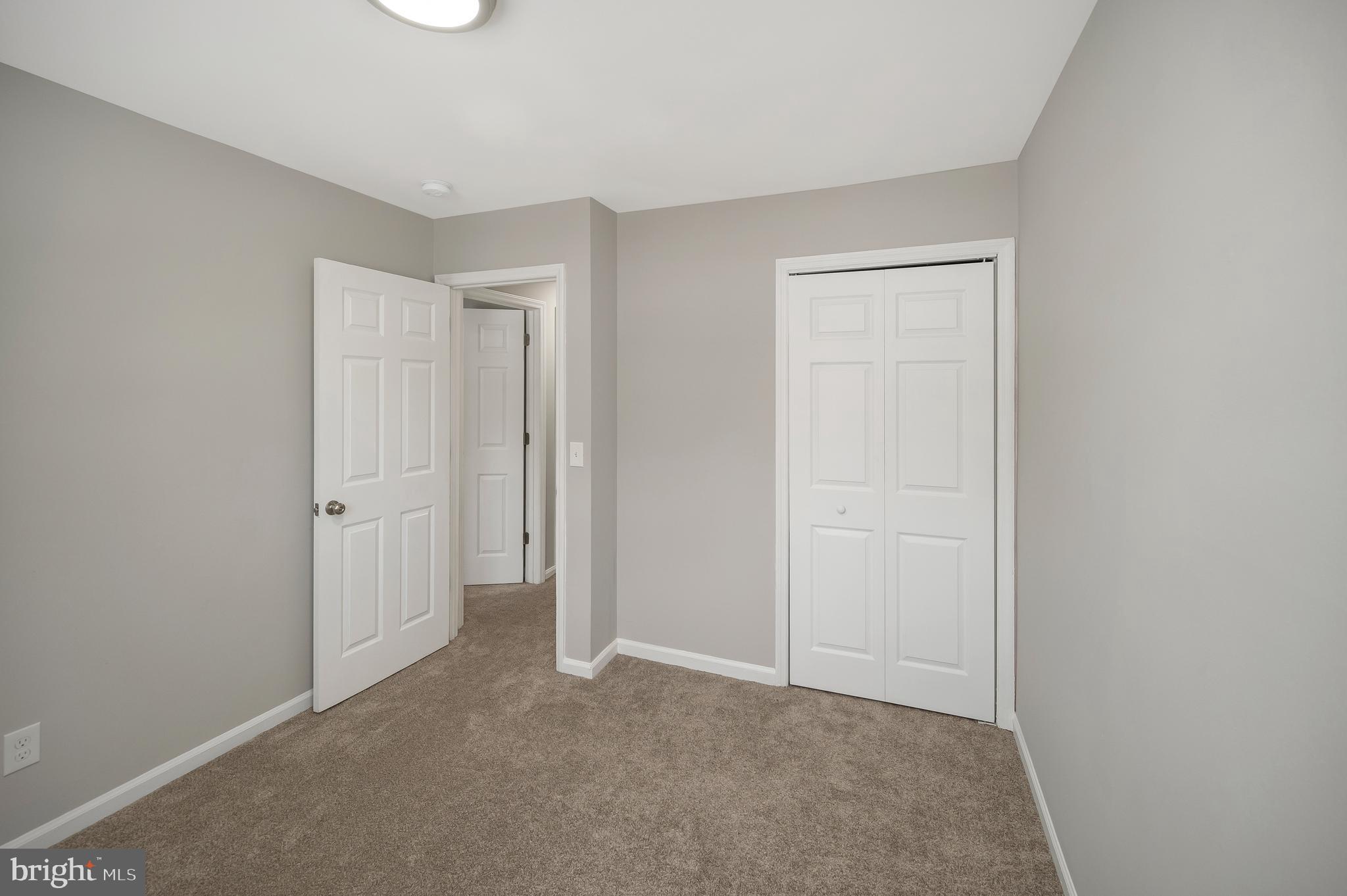 TOWN & COUNTRY TOWNHOUSES - Residential