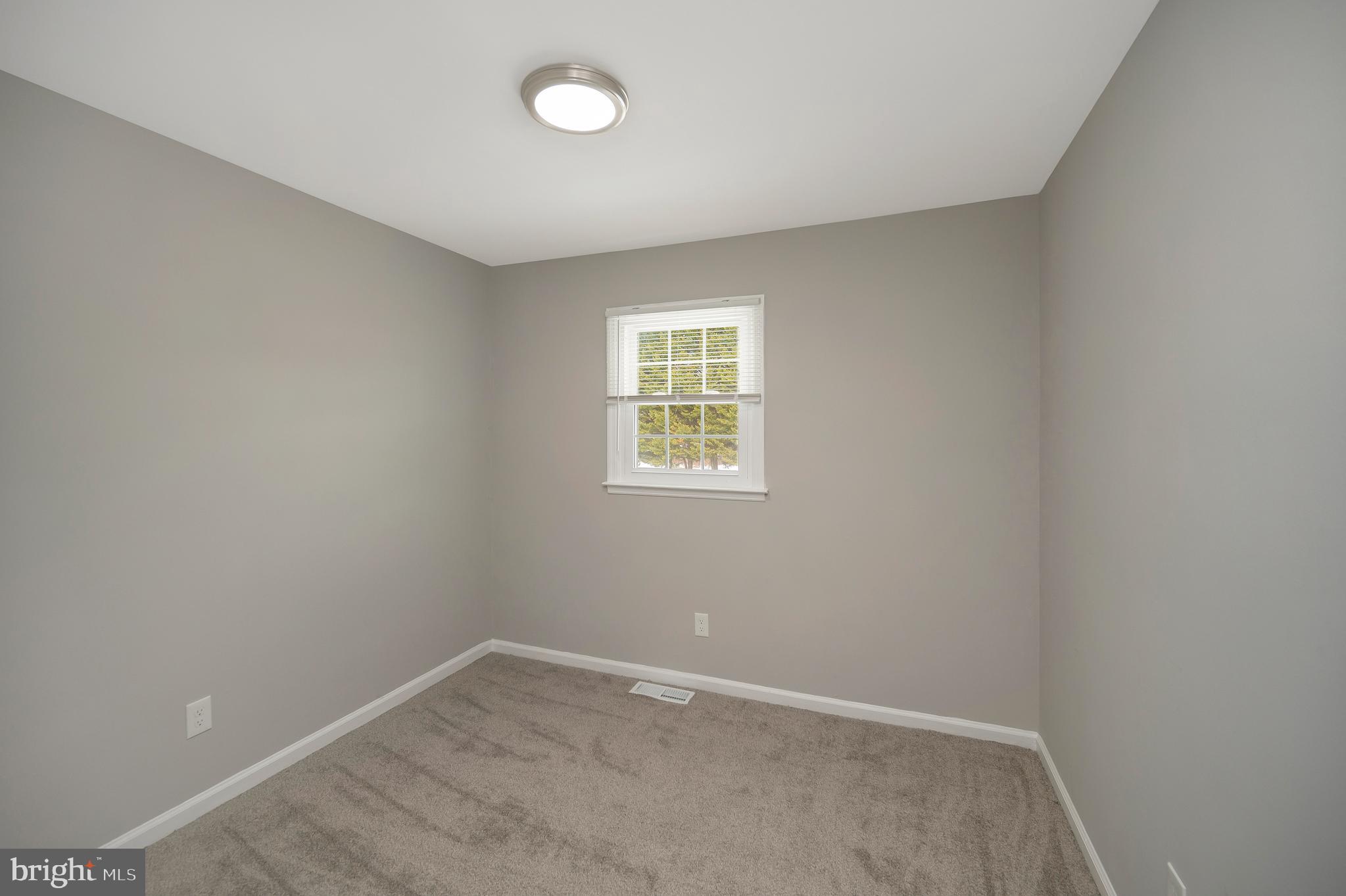 TOWN & COUNTRY TOWNHOUSES - Residential