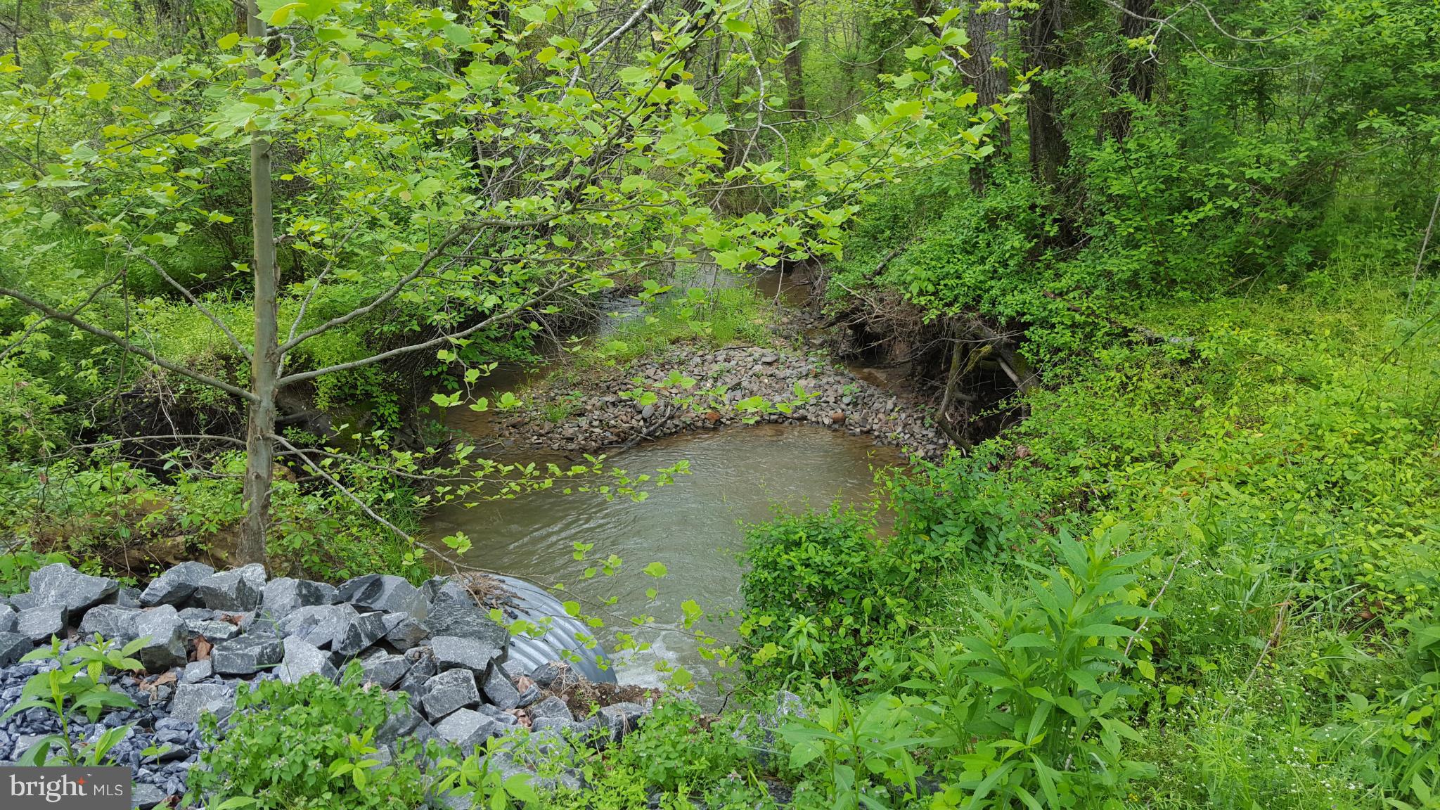 METES & BOUNDS - Land