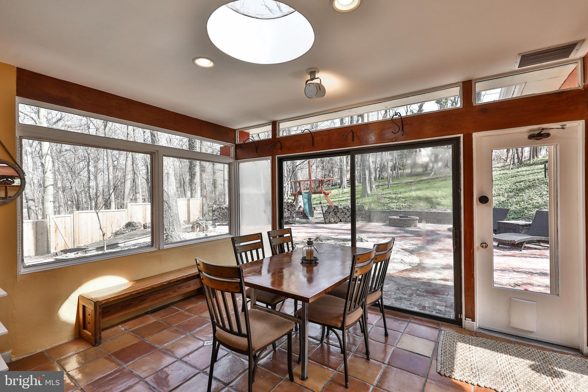 OLD WYNCOTE - Residential