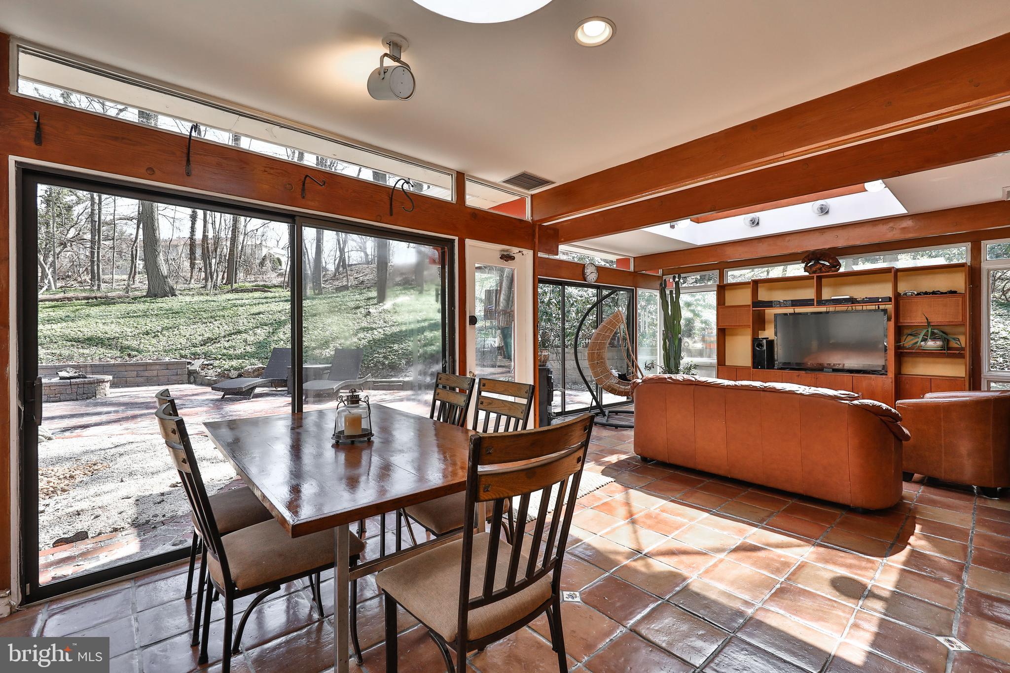 OLD WYNCOTE - Residential