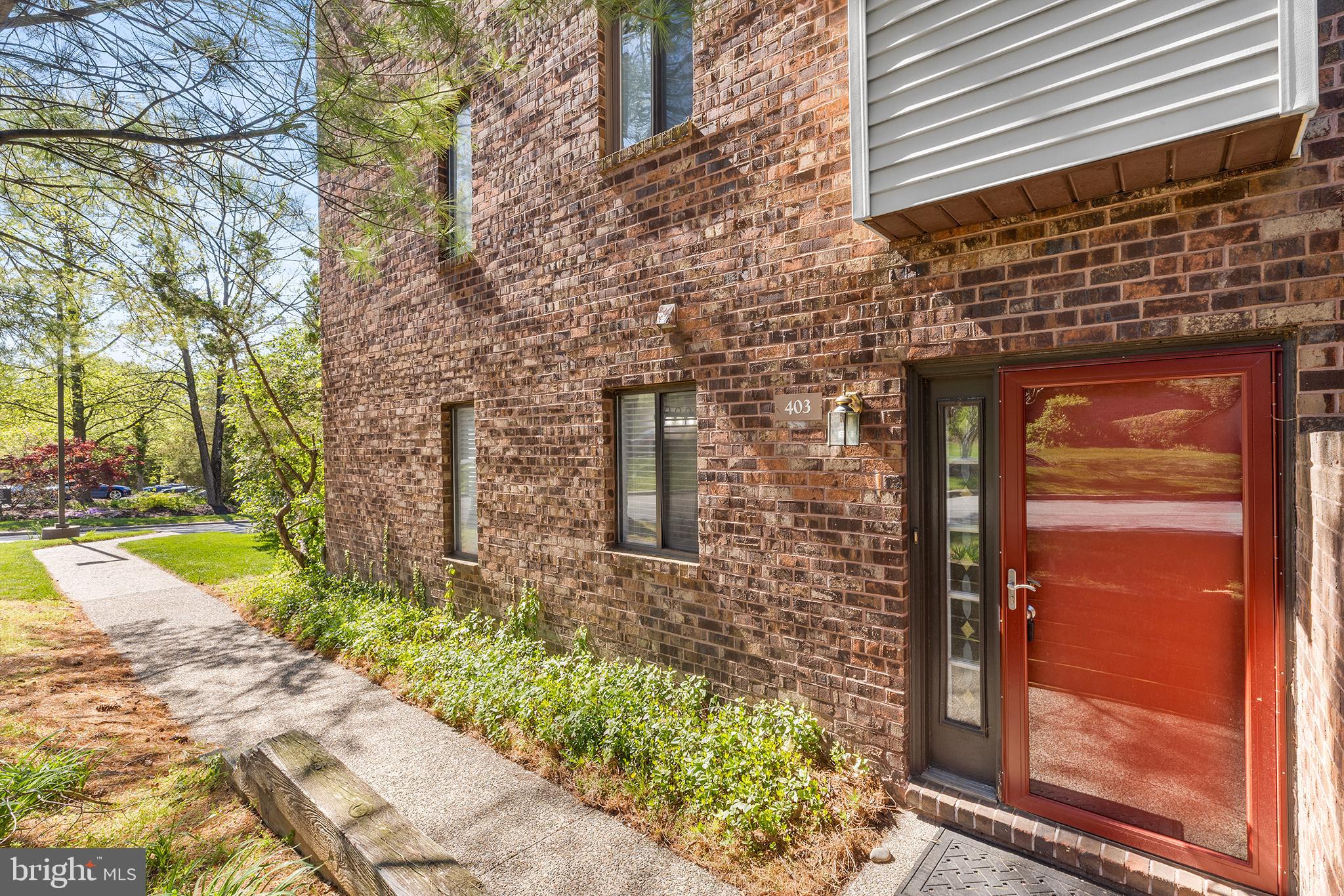 403 MOUNTAINVIEW DRIVE 403