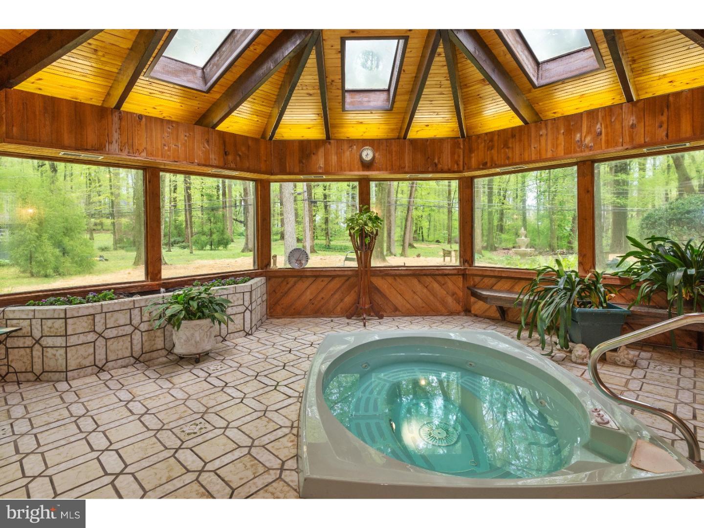 THORNBURY ESTATES - Residential