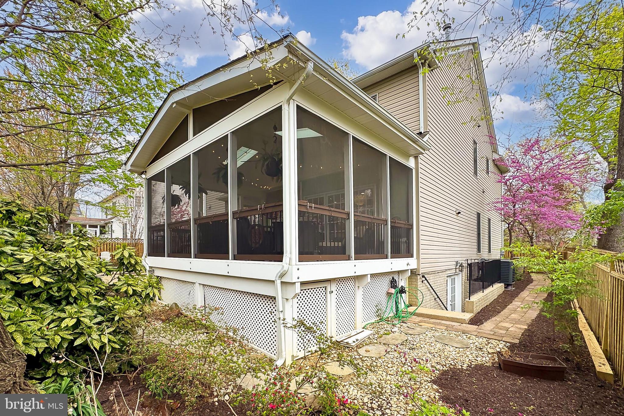 BARCROFT - Residential