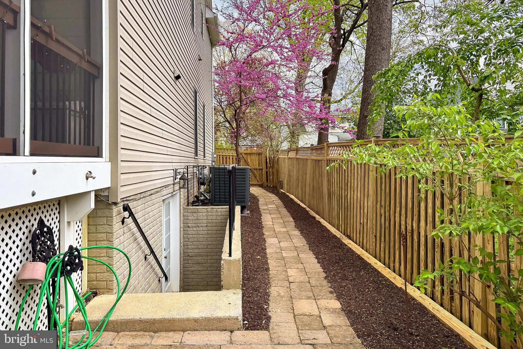 BARCROFT - Residential