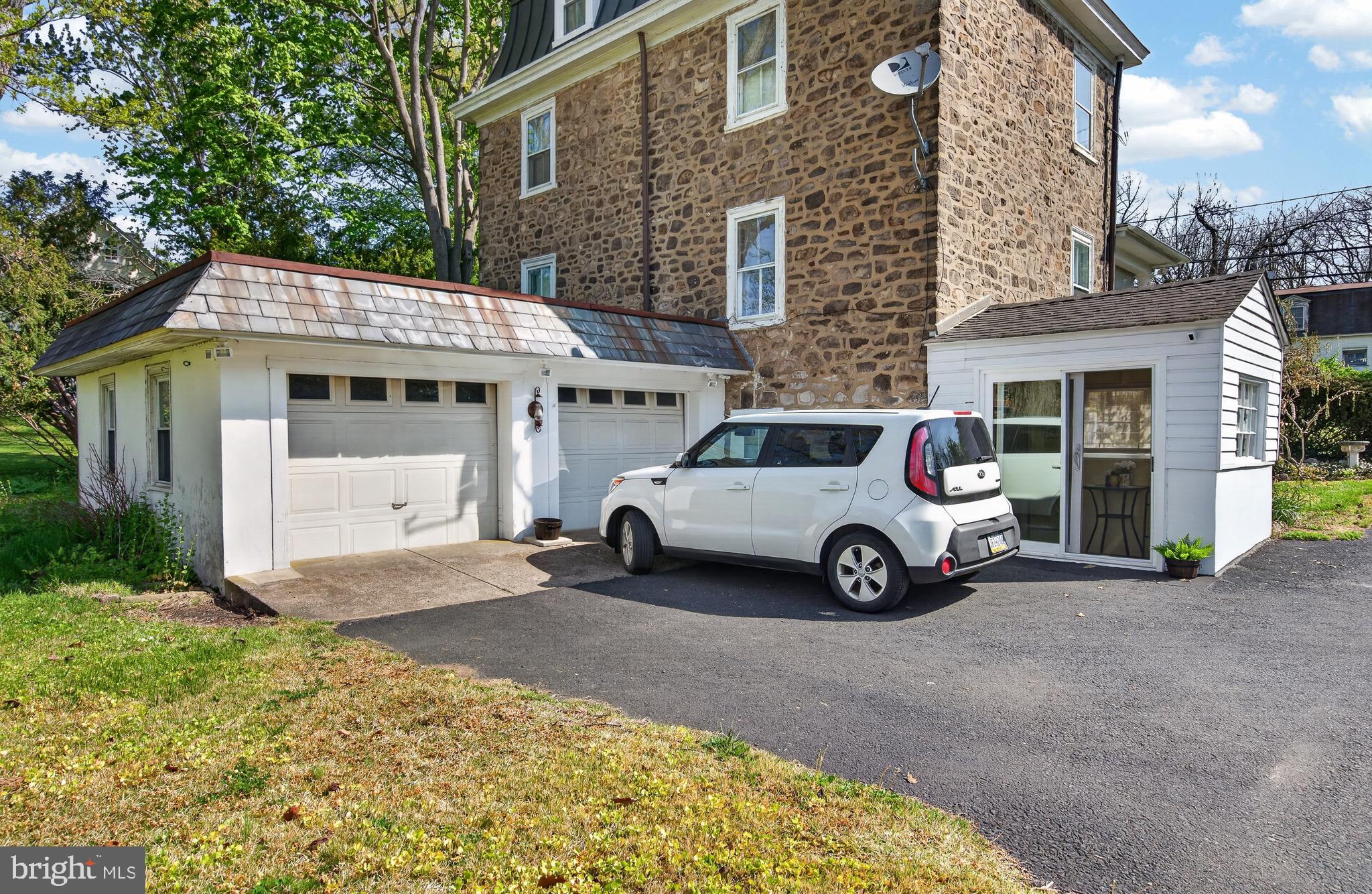 GLENSIDE - Residential