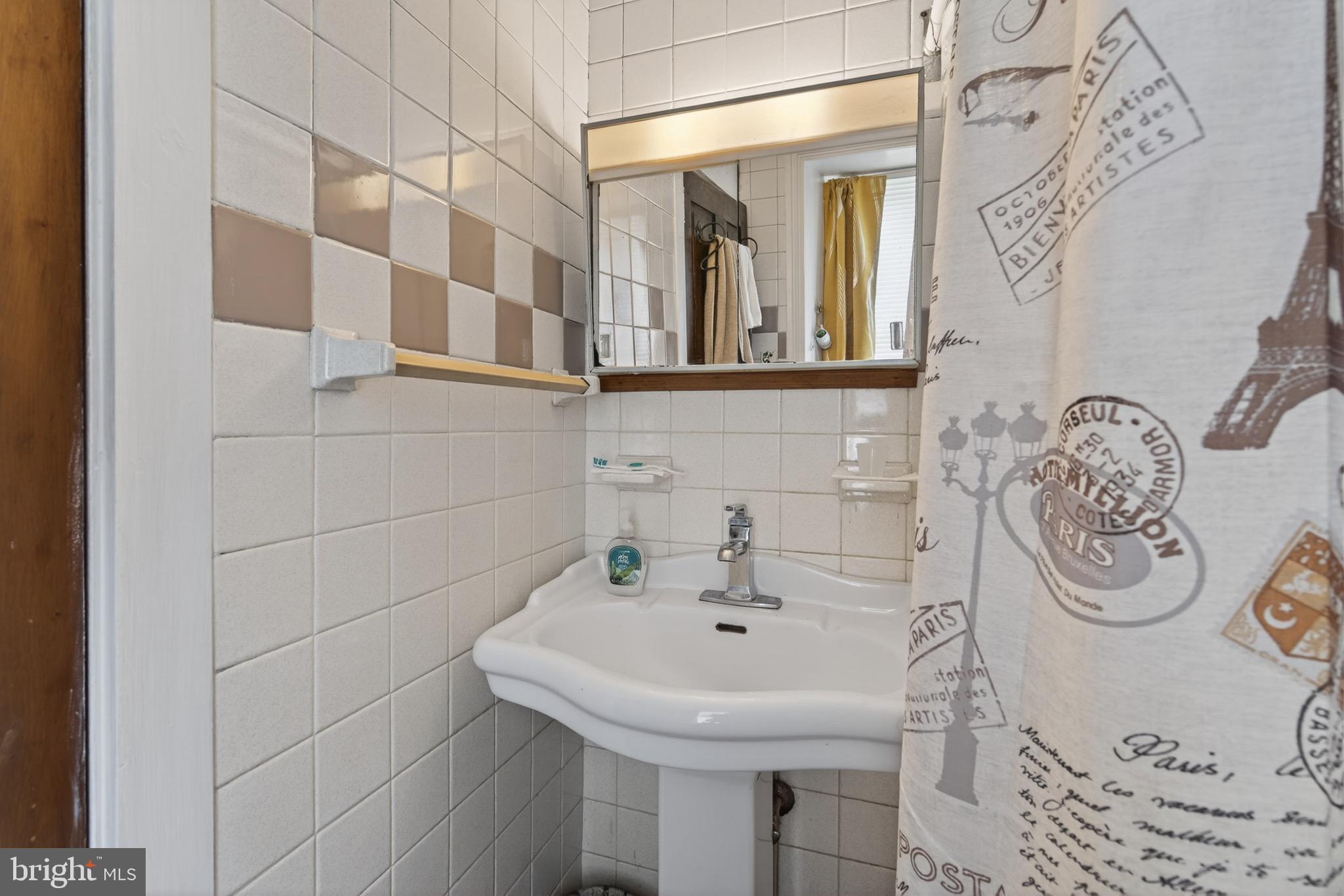 GLENSIDE - Residential