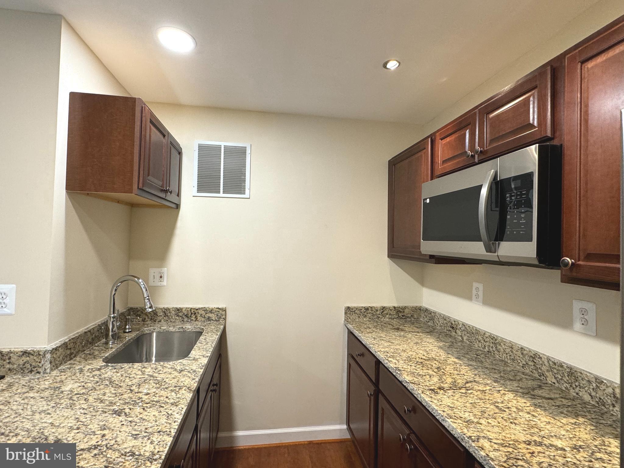 PORT POTOMAC - Residential Lease