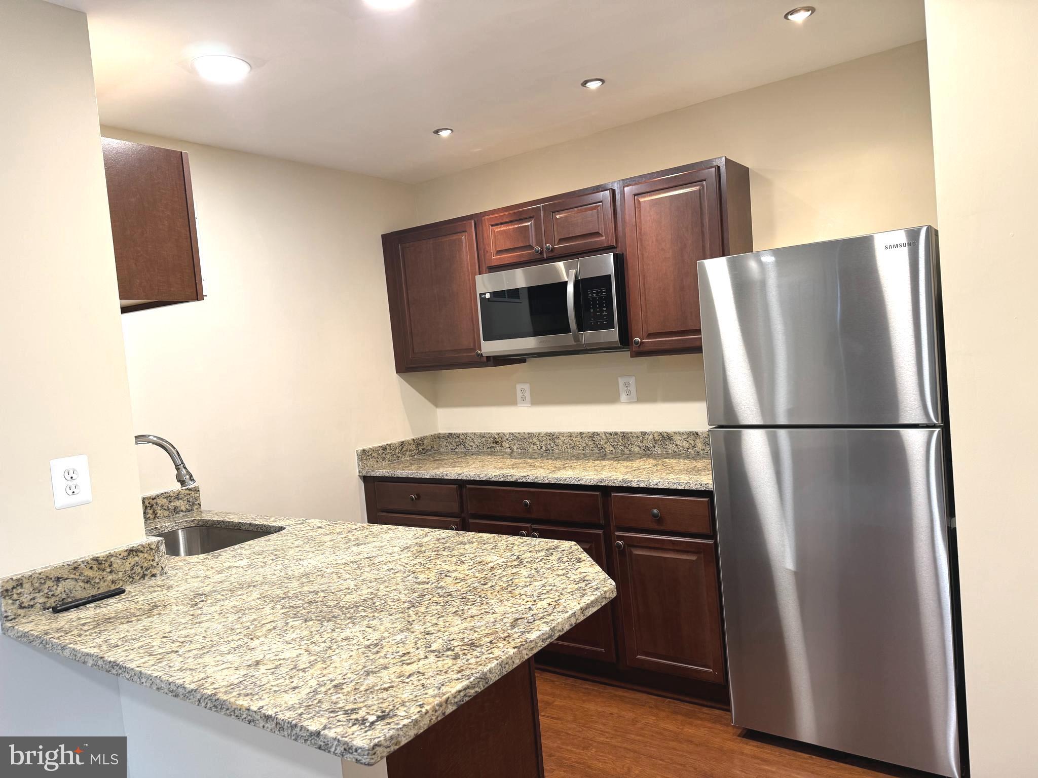 PORT POTOMAC - Residential Lease