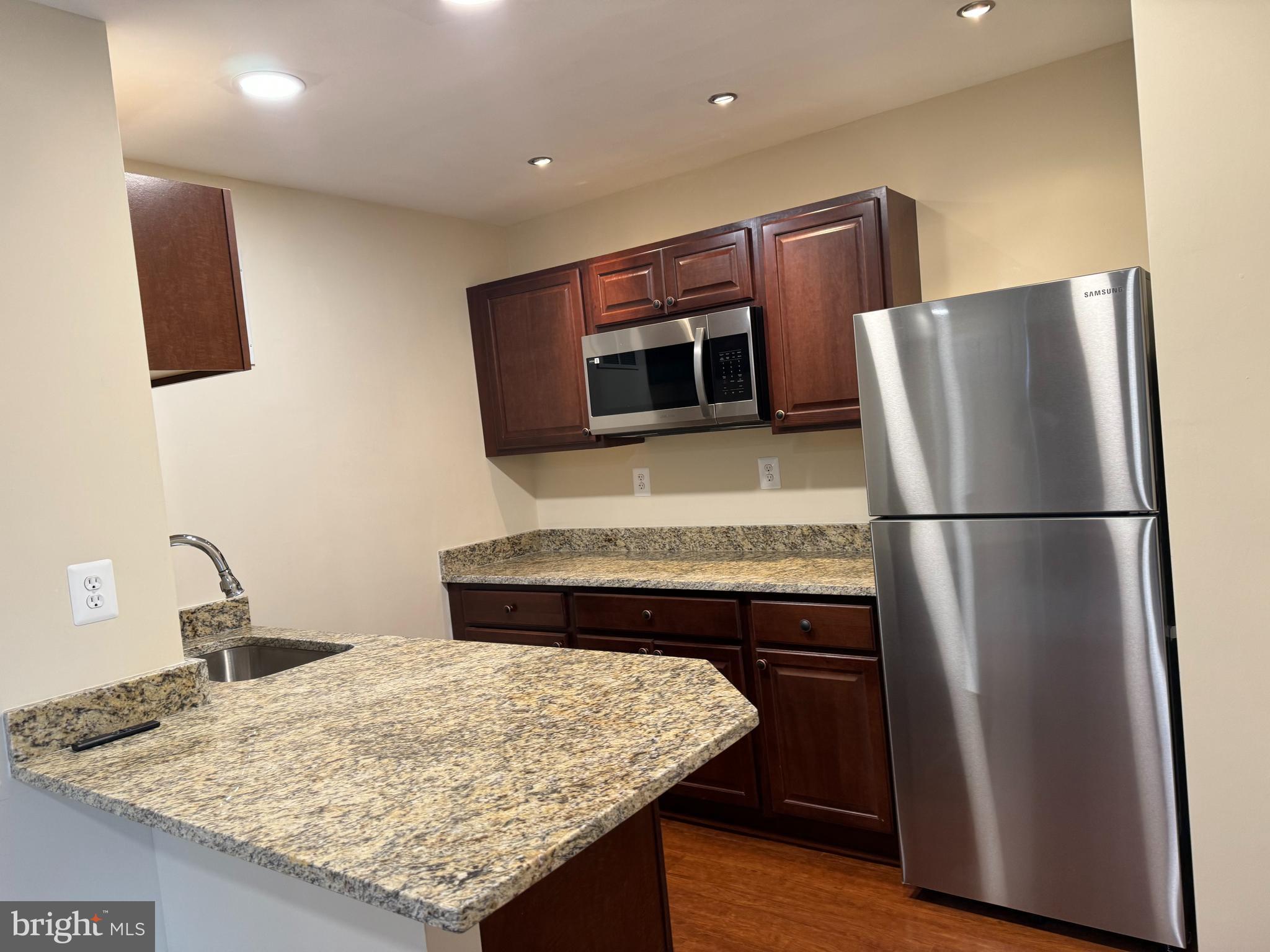 PORT POTOMAC - Residential Lease