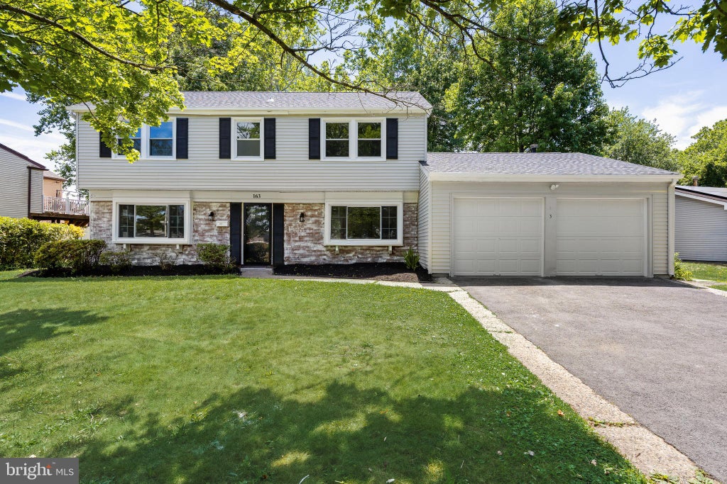Photo of 163 Tiffany Lane, WILLINGBORO, NJ 08046 (MLS # NJBL2113980)
