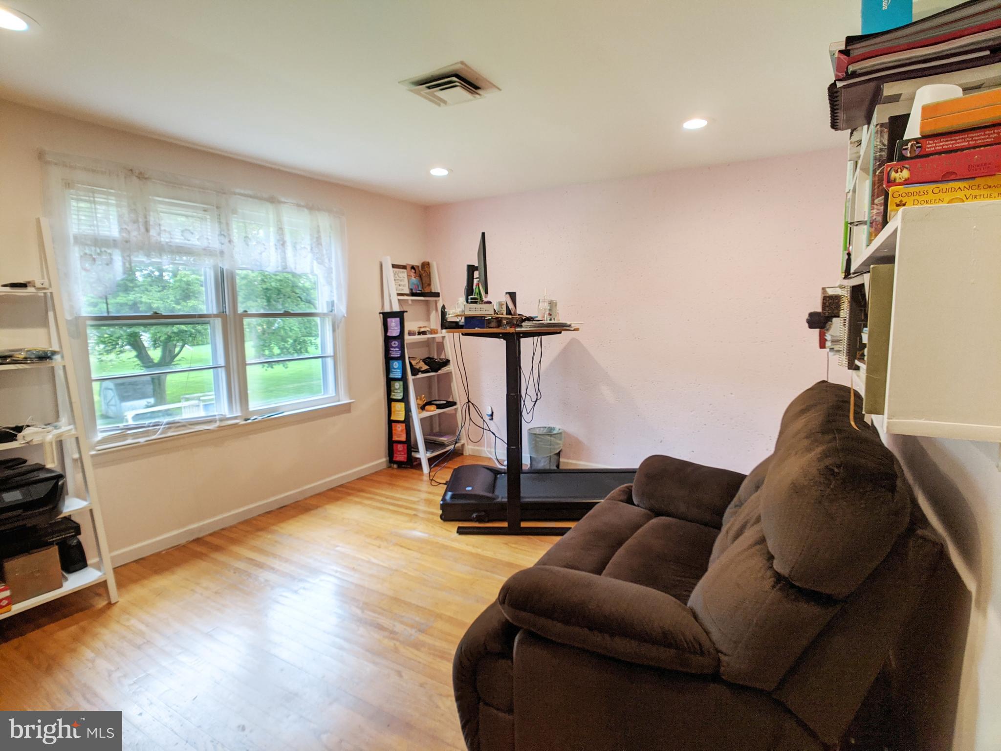 COLLEGE PARK - Residential Lease