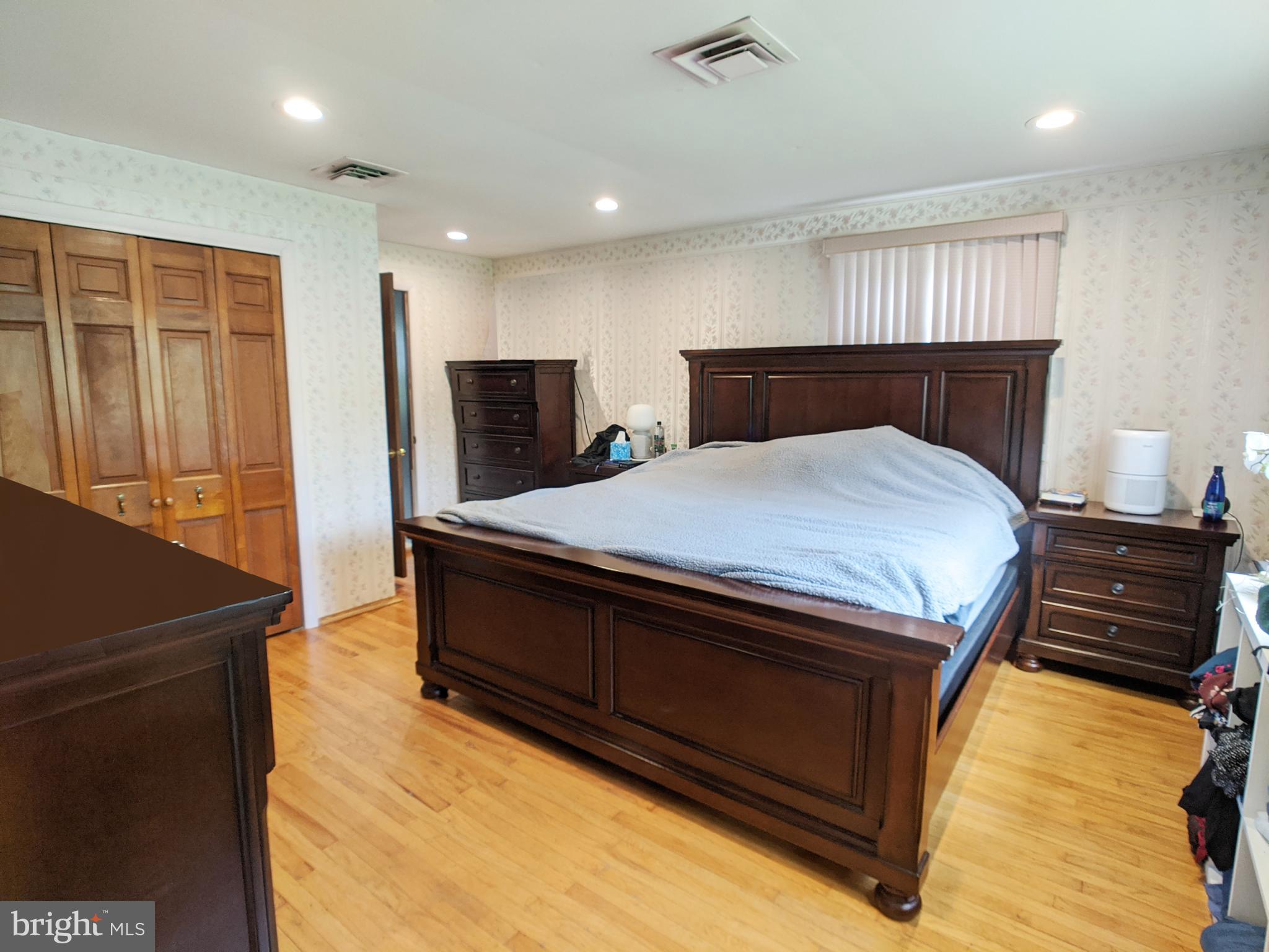 COLLEGE PARK - Residential Lease