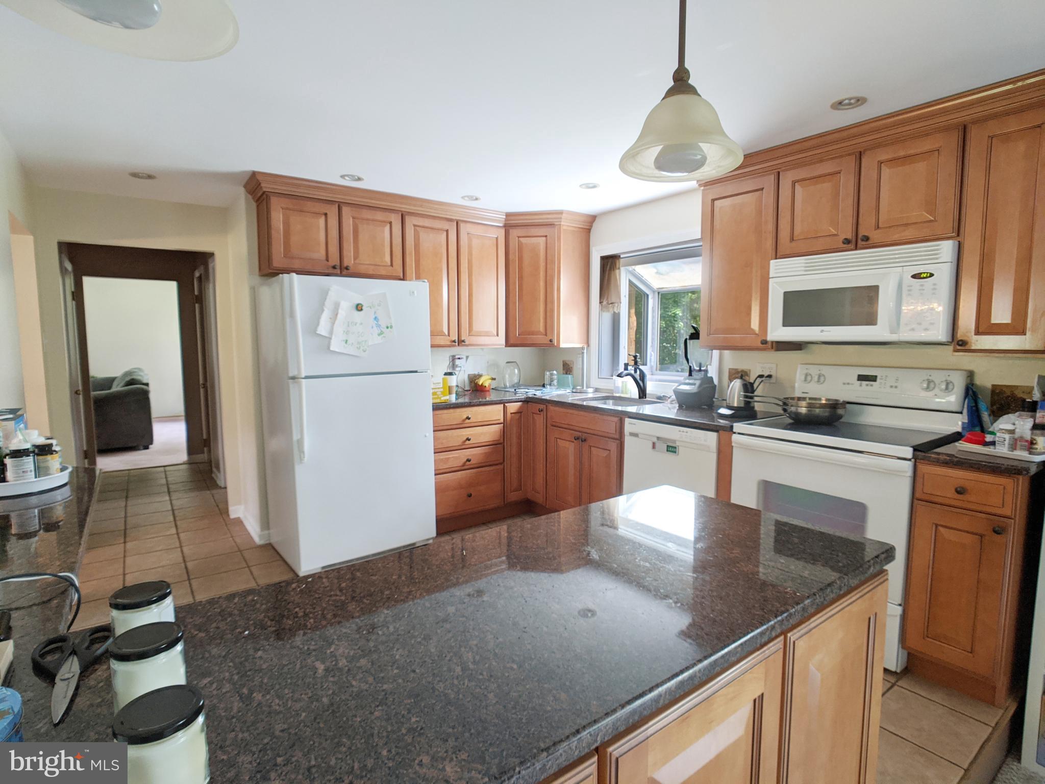 COLLEGE PARK - Residential Lease