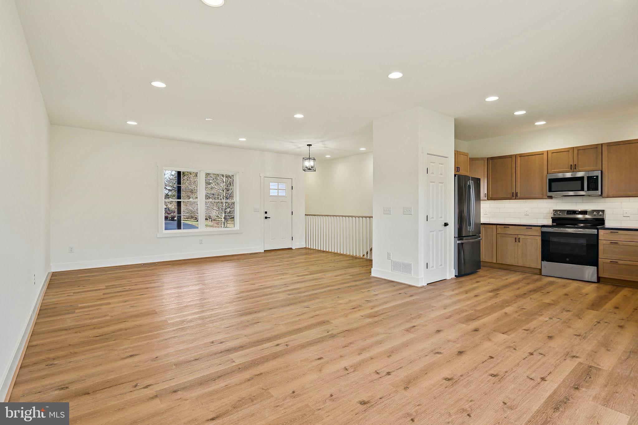 335 E SNYDER CORNER RD