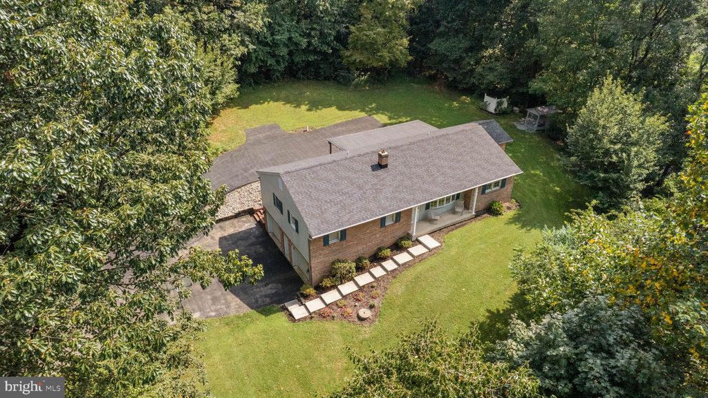 Photo of 693 CENTER RD, QUARRYVILLE, PA 17566 (MLS # PALA2040418)