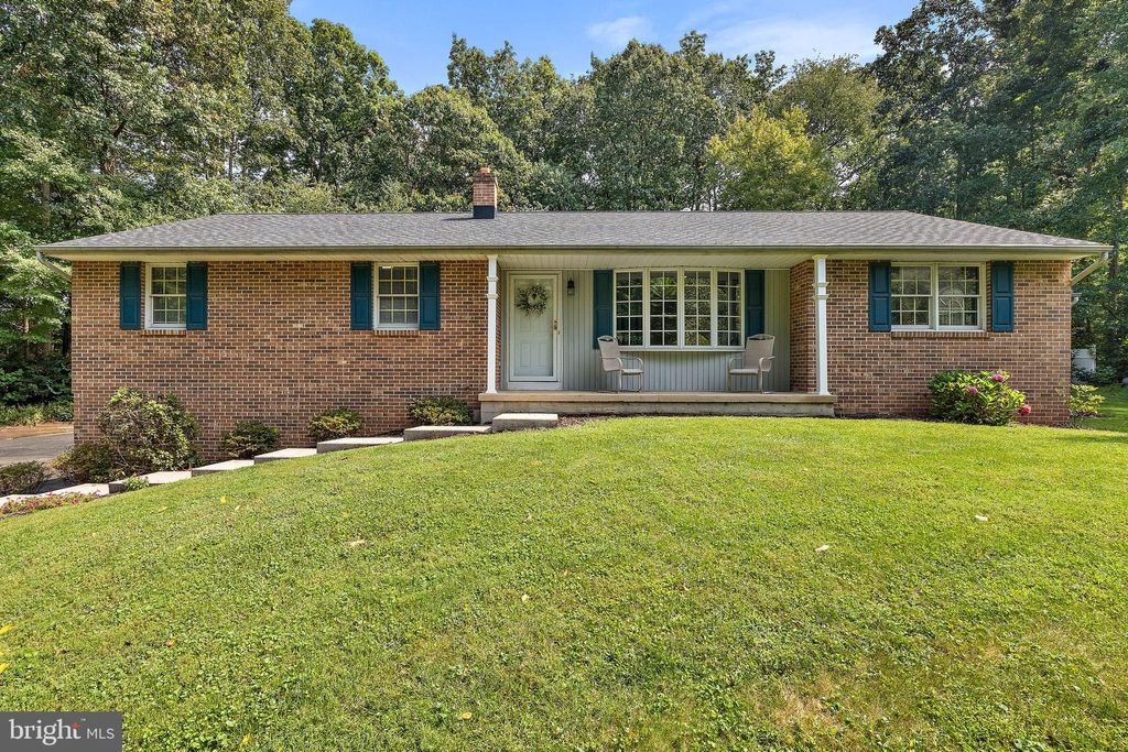 Photo of 693 CENTER RD, QUARRYVILLE, PA 17566 (MLS # PALA2040418)