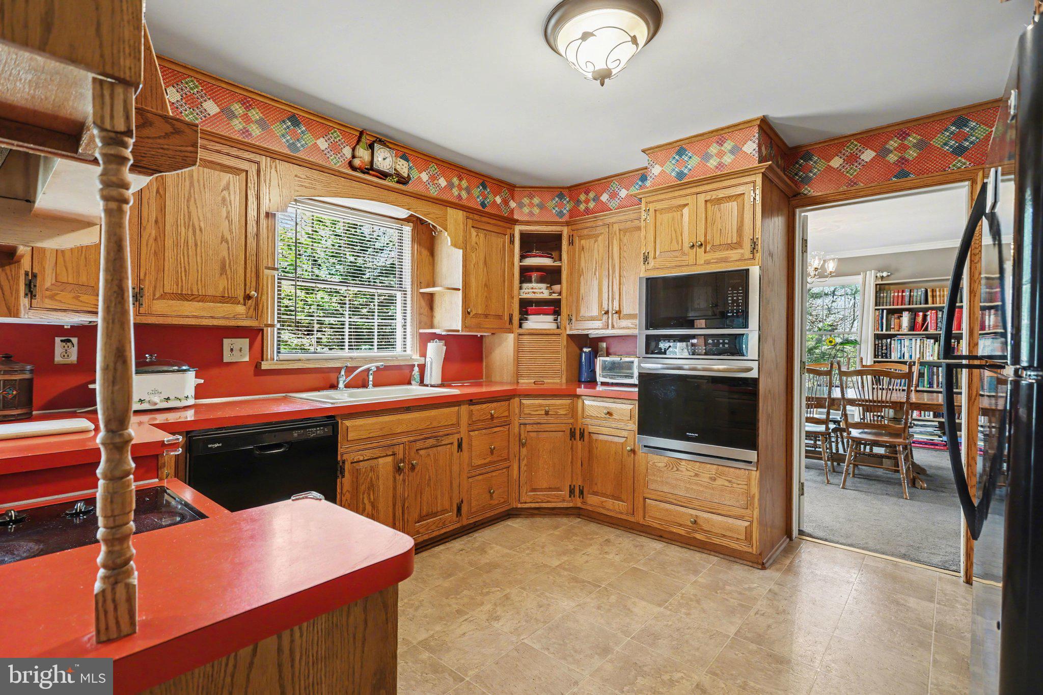 LAUREL WOODS - Residential