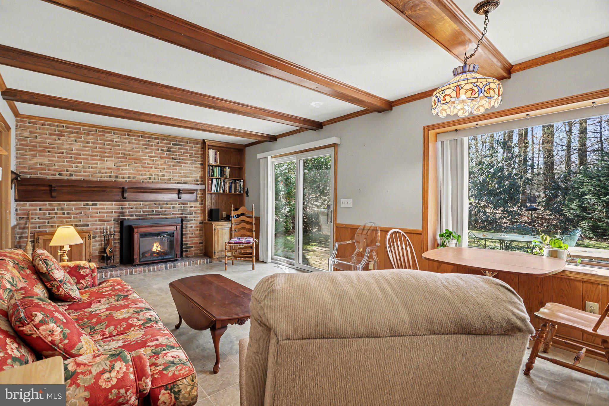 LAUREL WOODS - Residential