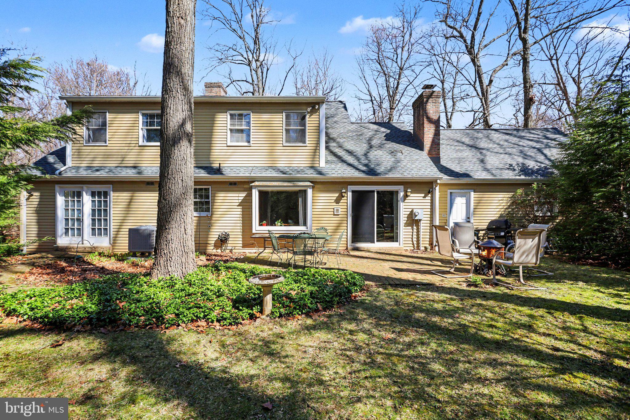 LAUREL WOODS - Residential