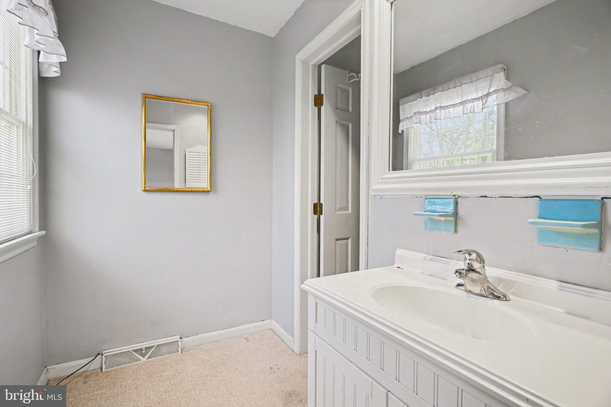 LAUREL WOODS - Residential