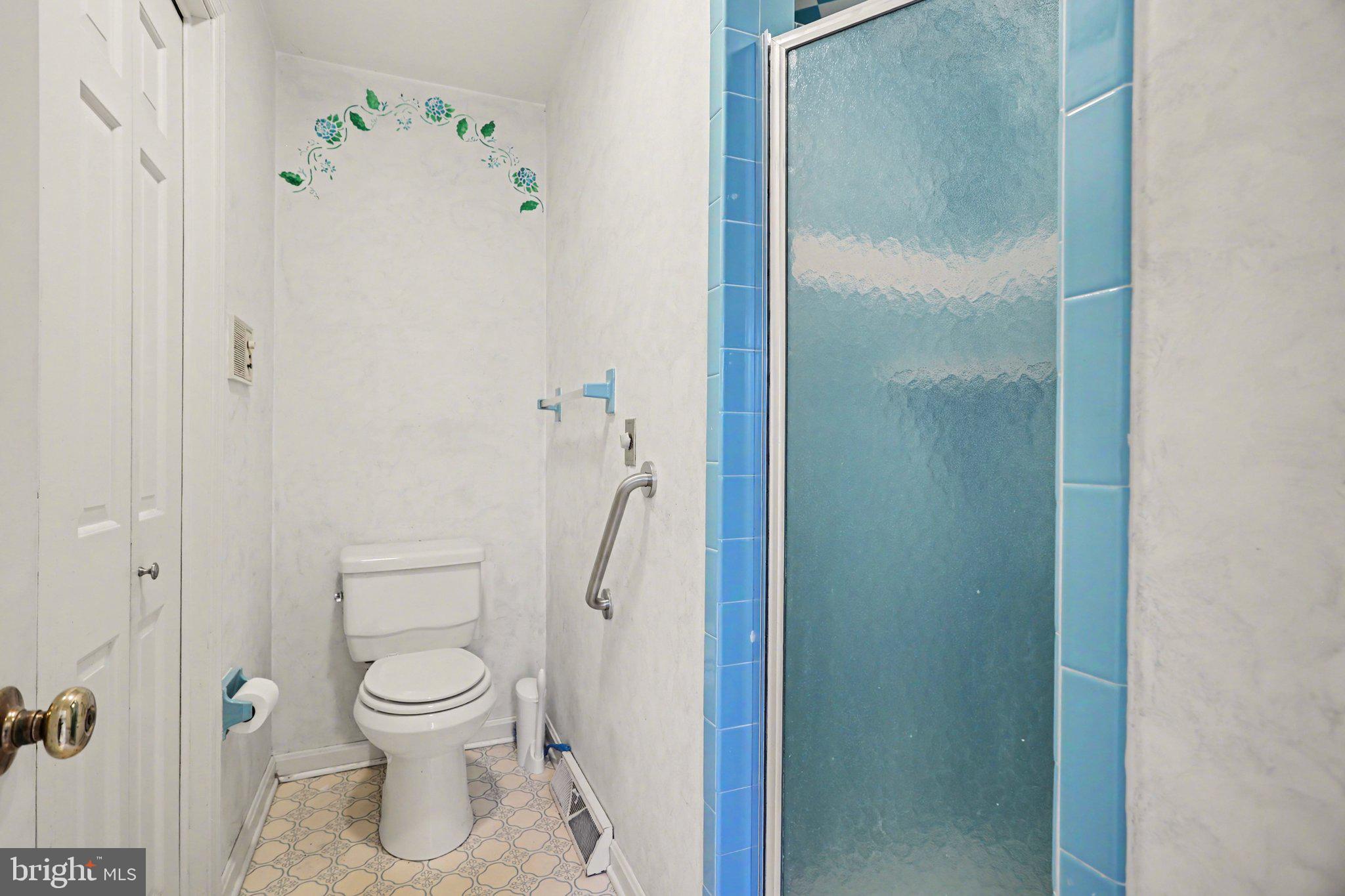 LAUREL WOODS - Residential