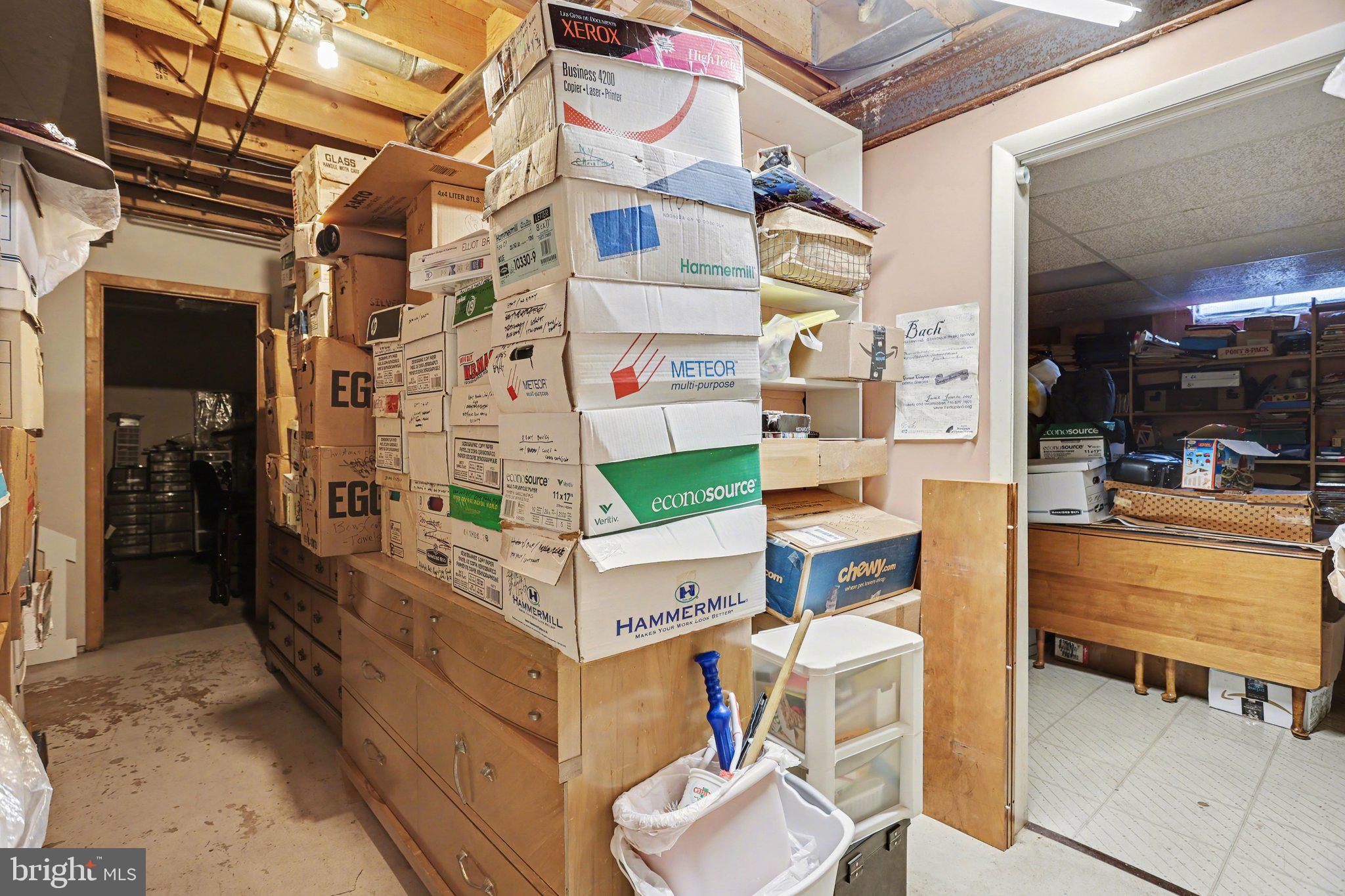 LAUREL WOODS - Residential