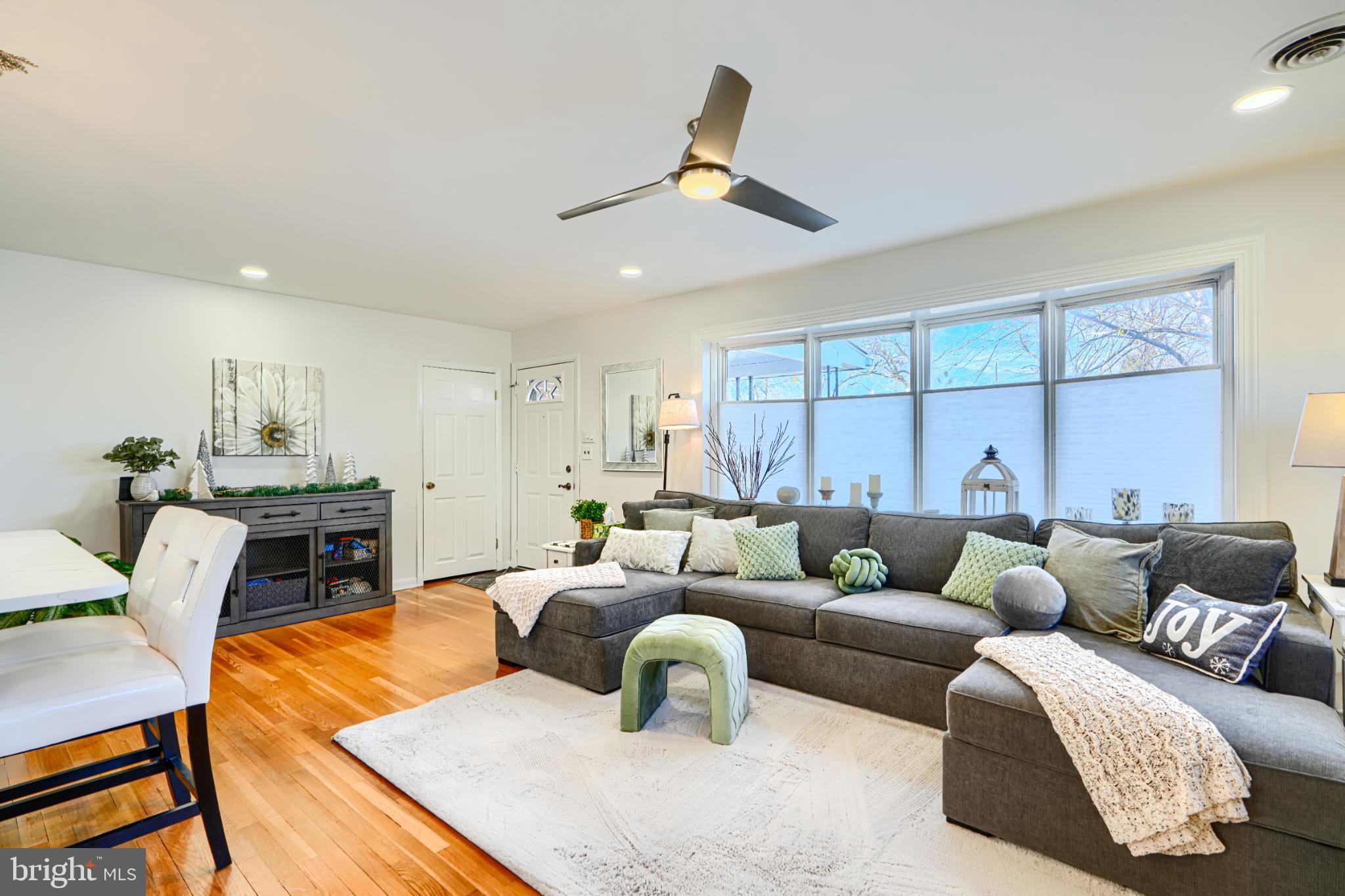 HARWOOD MANOR - Residential