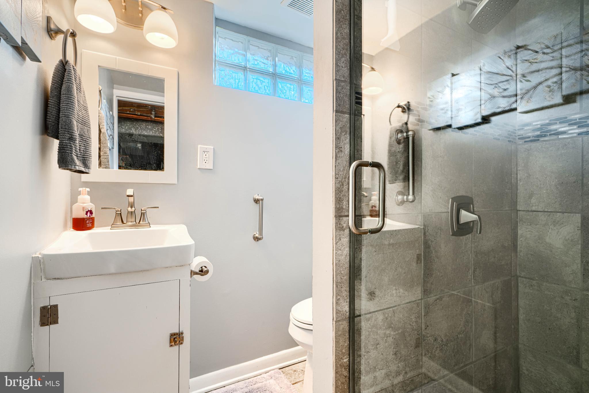 HARWOOD MANOR - Residential