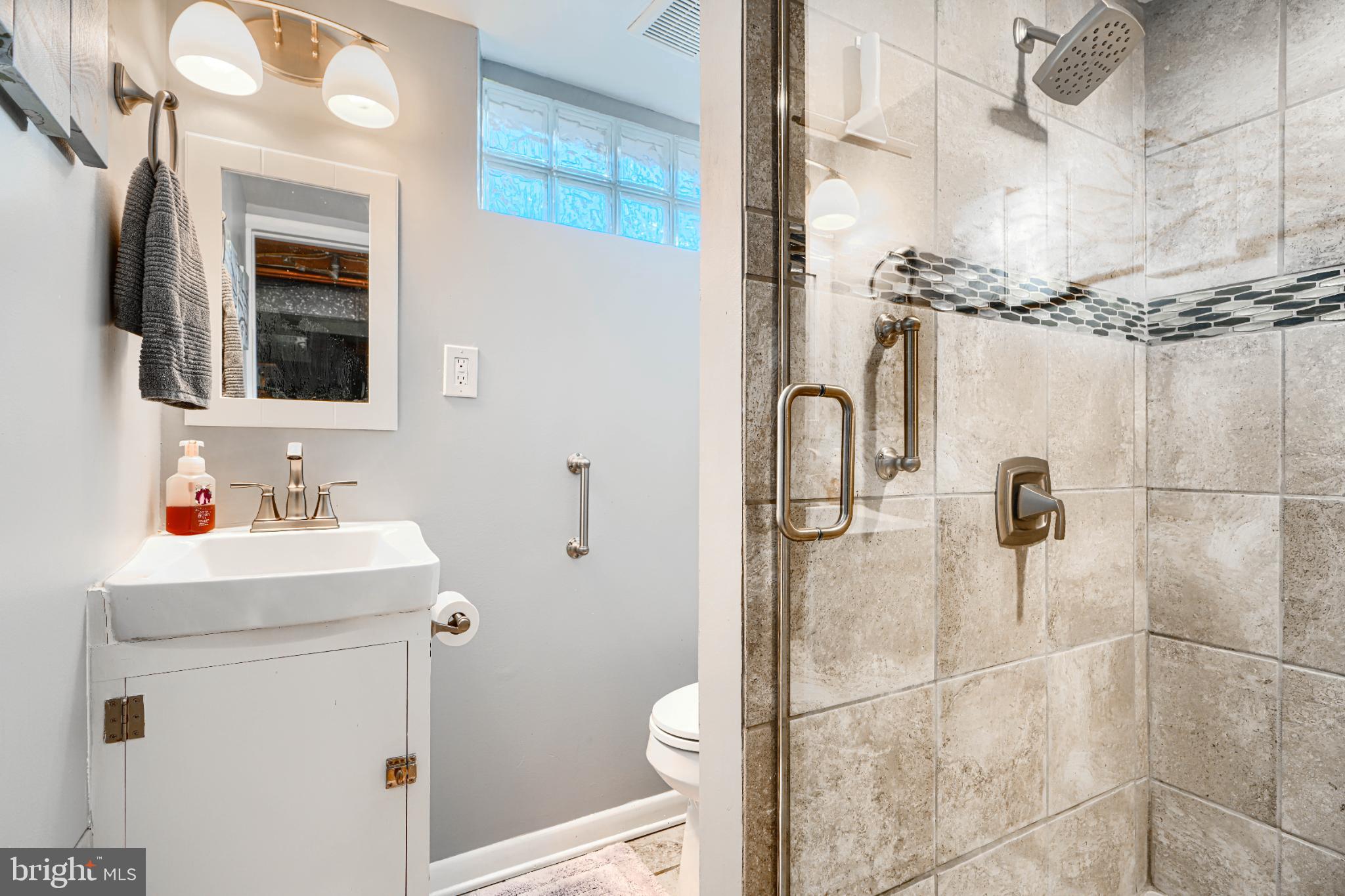 HARWOOD MANOR - Residential